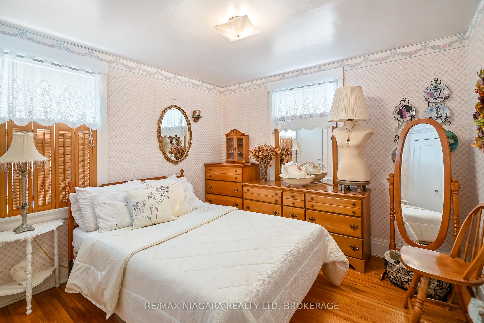 Photo 28 of 4494 Huron Street, Niagara Falls, Downtown — HOMEH