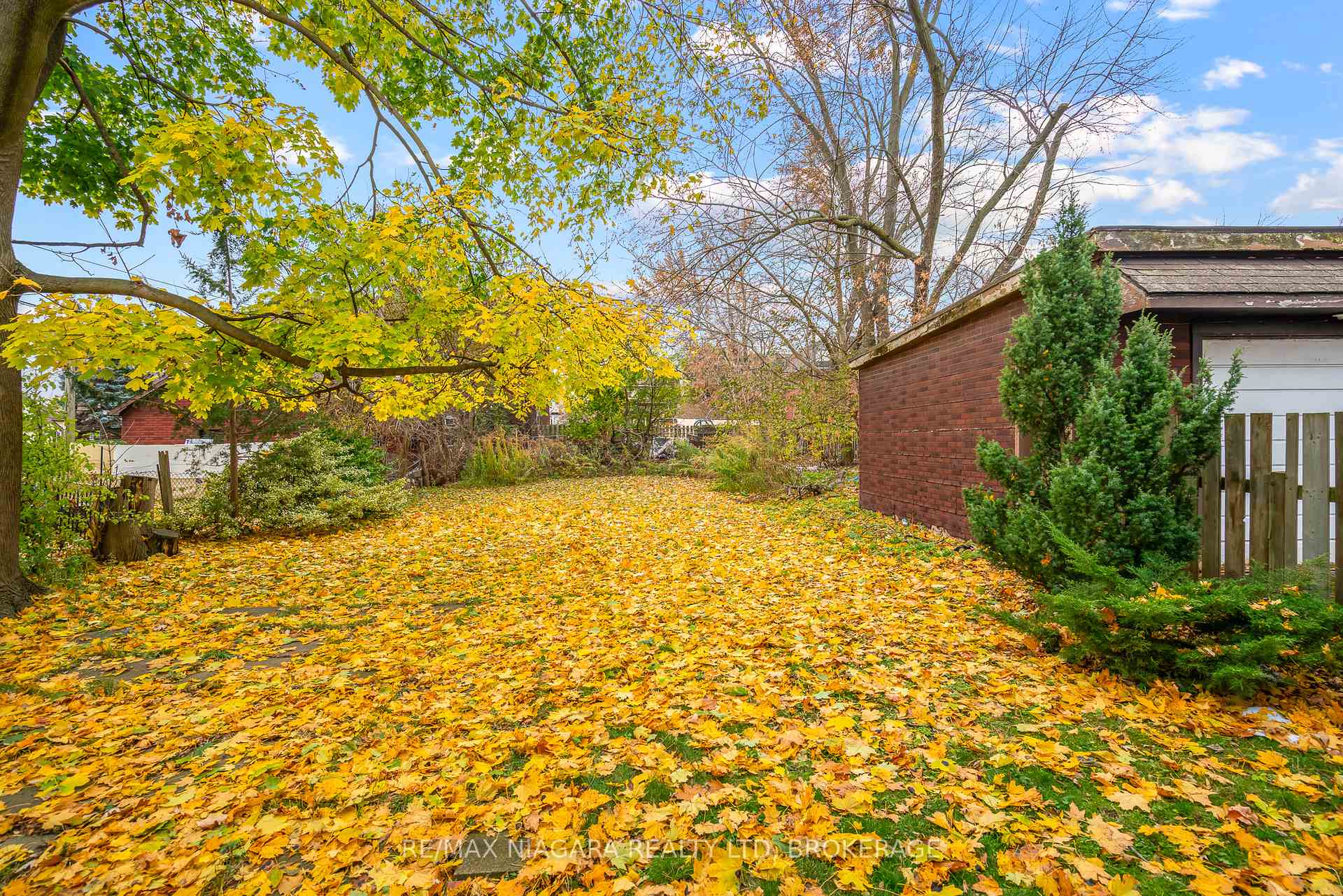 Photo 35 of 4494 Huron Street, Niagara Falls, Downtown — HOMEH