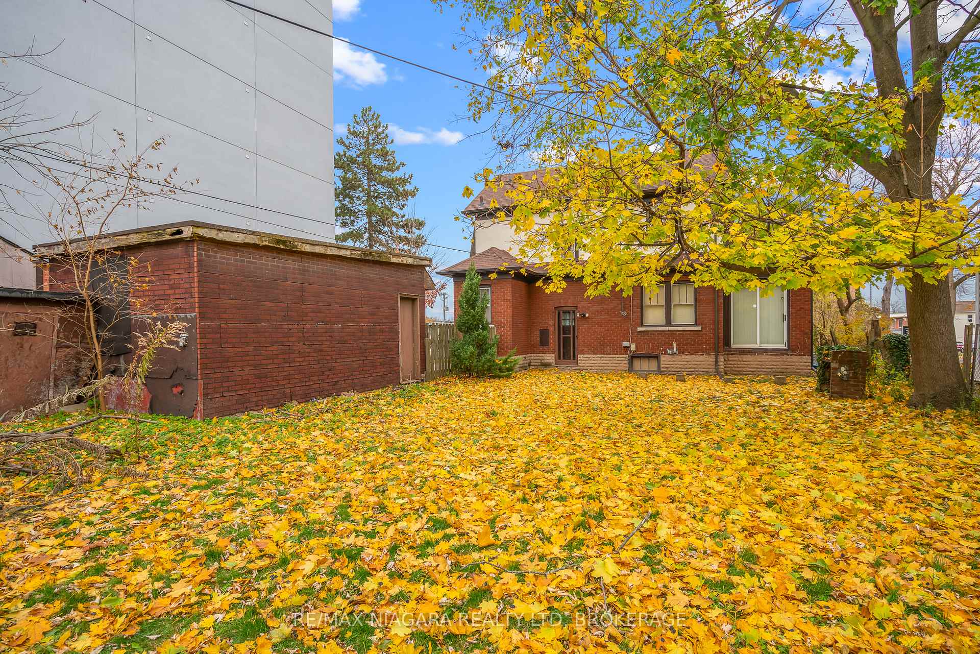 Photo 38 of 4494 Huron Street, Niagara Falls, Downtown — HOMEH