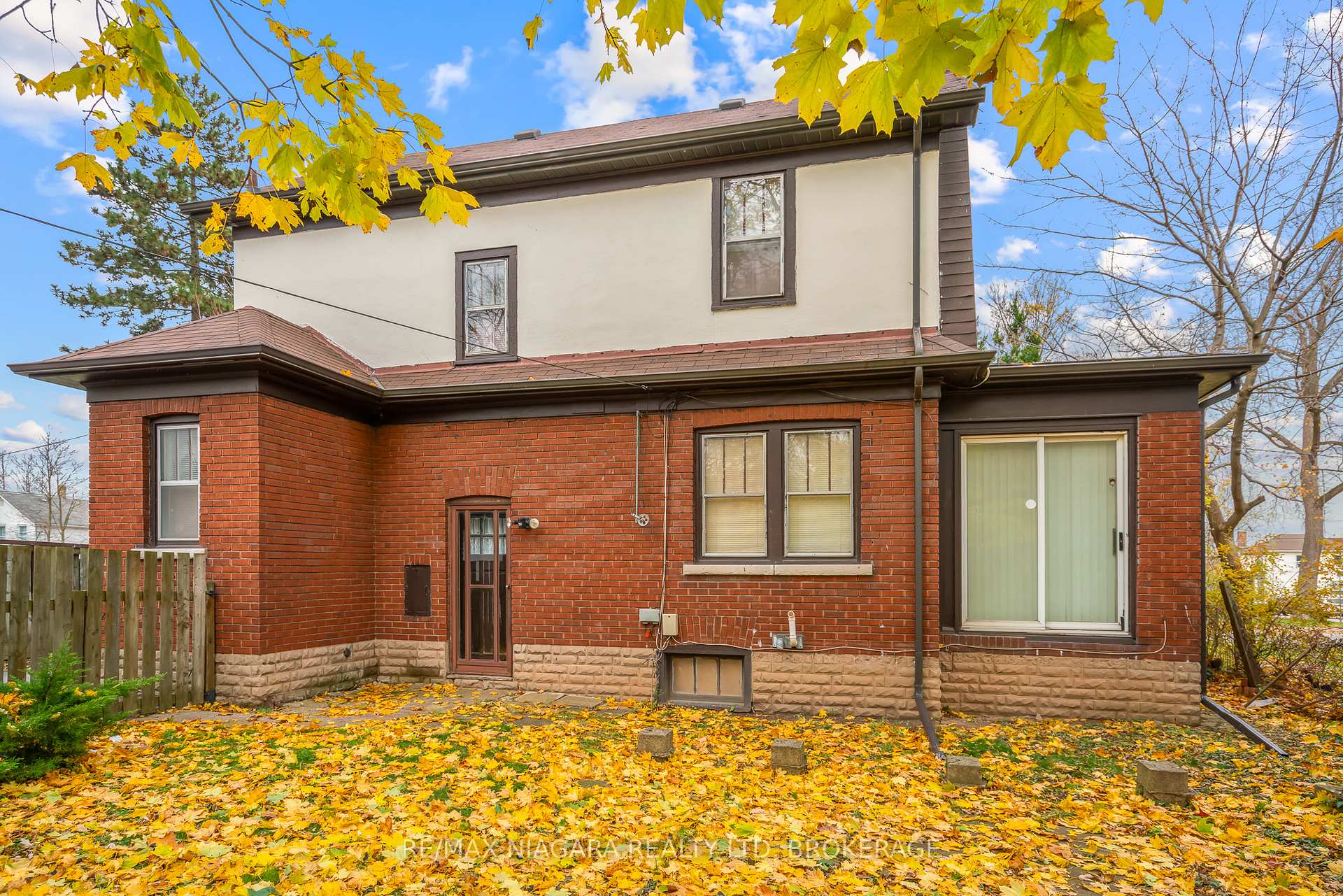 Photo 40 of 4494 Huron Street, Niagara Falls, Downtown — HOMEH