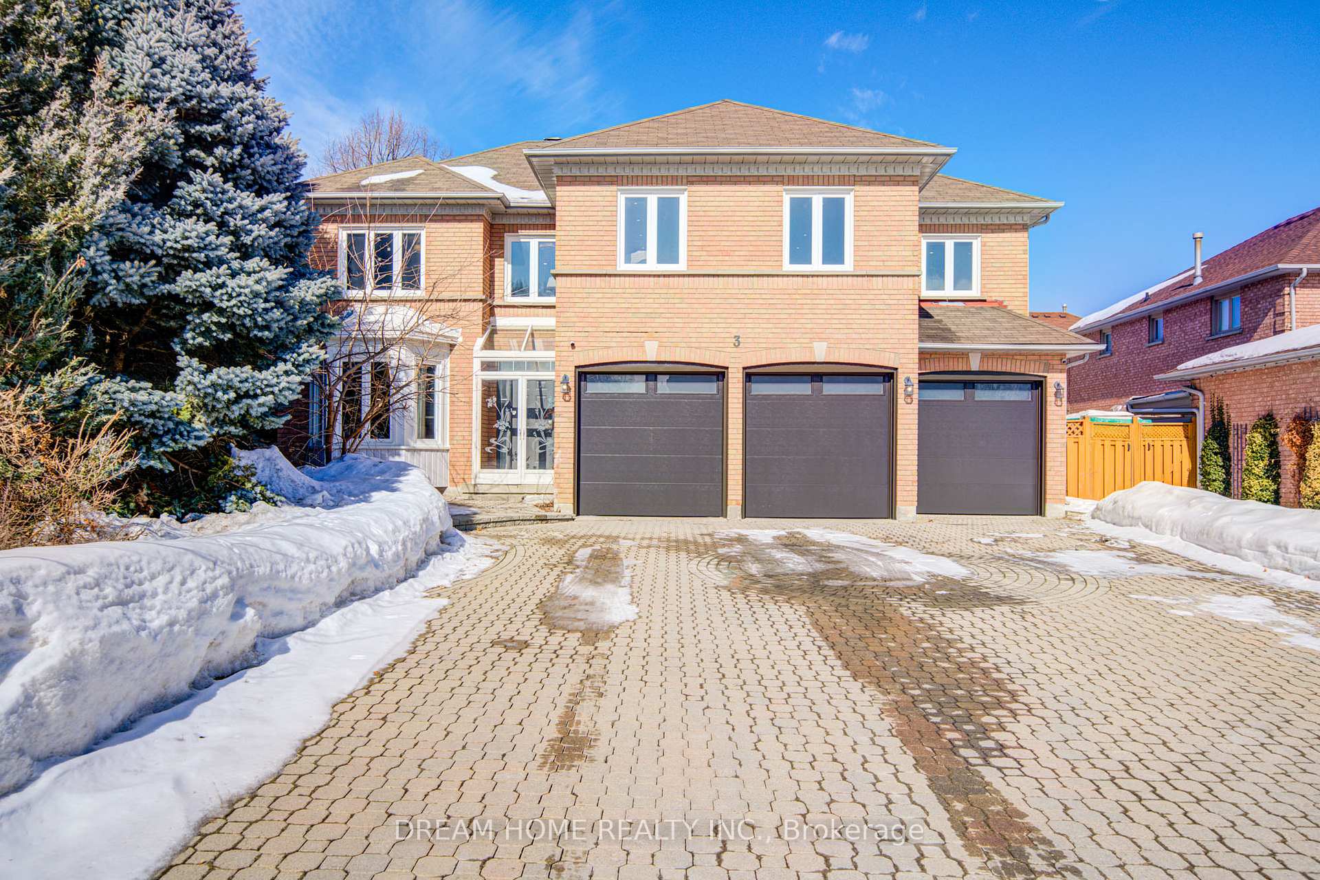 Photo 2 of 3 Moses Crescent, Markham, Cachet — HOMEH