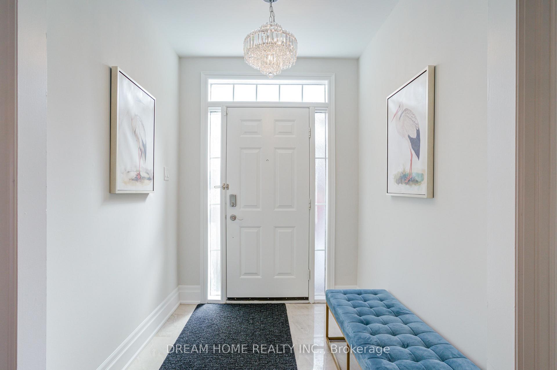Photo 3 of 3 Moses Crescent, Markham, Cachet — HOMEH