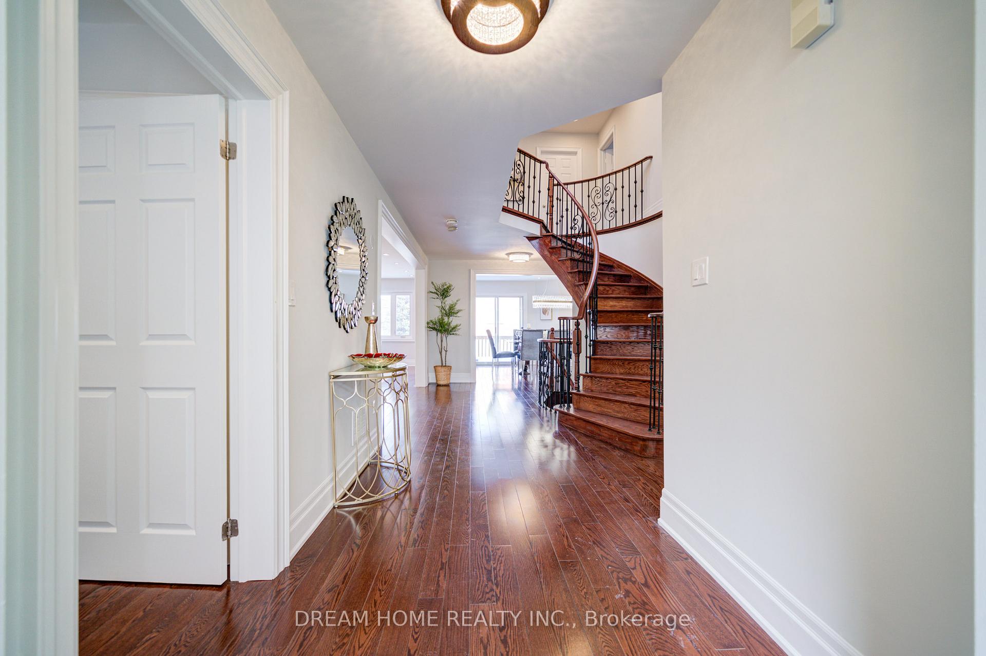 Photo 4 of 3 Moses Crescent, Markham, Cachet — HOMEH
