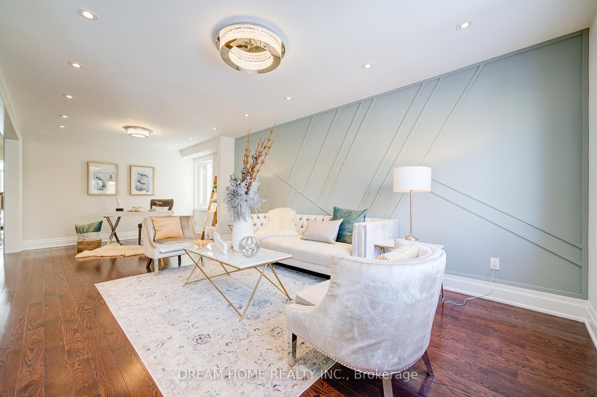 Photo 10 of 3 Moses Crescent, Markham, Cachet — HOMEH