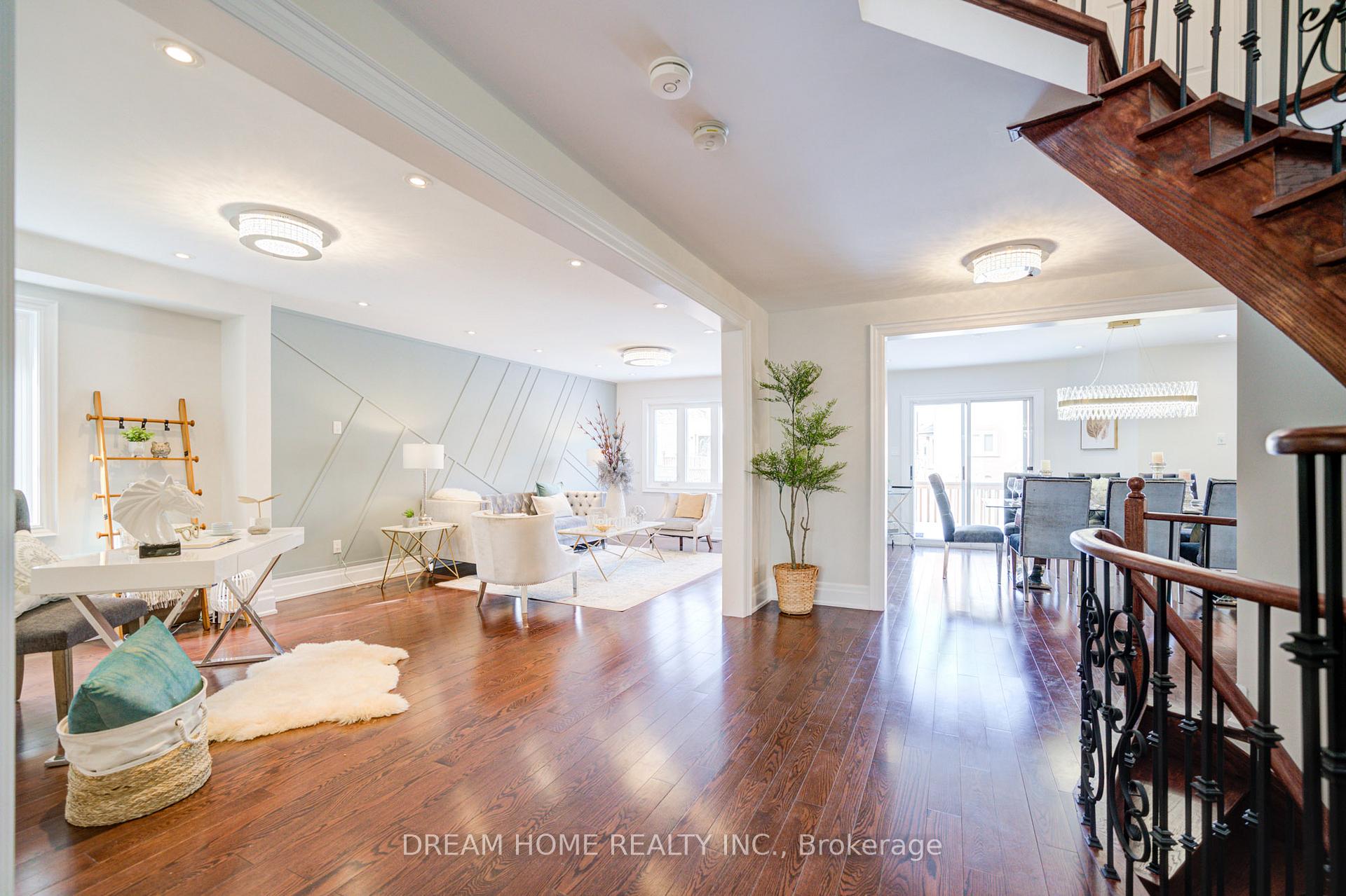 Photo 19 of 3 Moses Crescent, Markham, Cachet — HOMEH