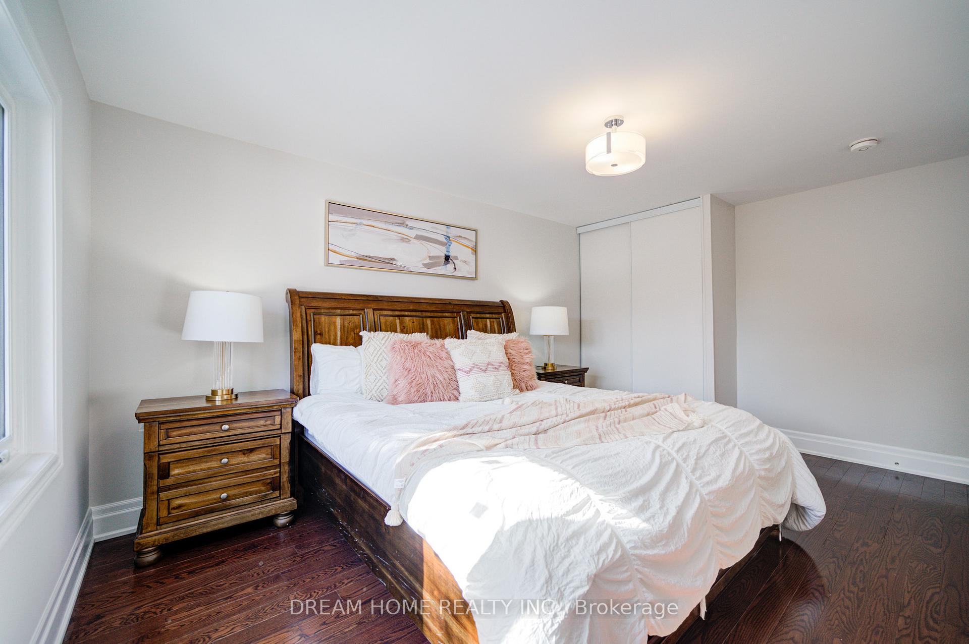 Photo 32 of 3 Moses Crescent, Markham, Cachet — HOMEH