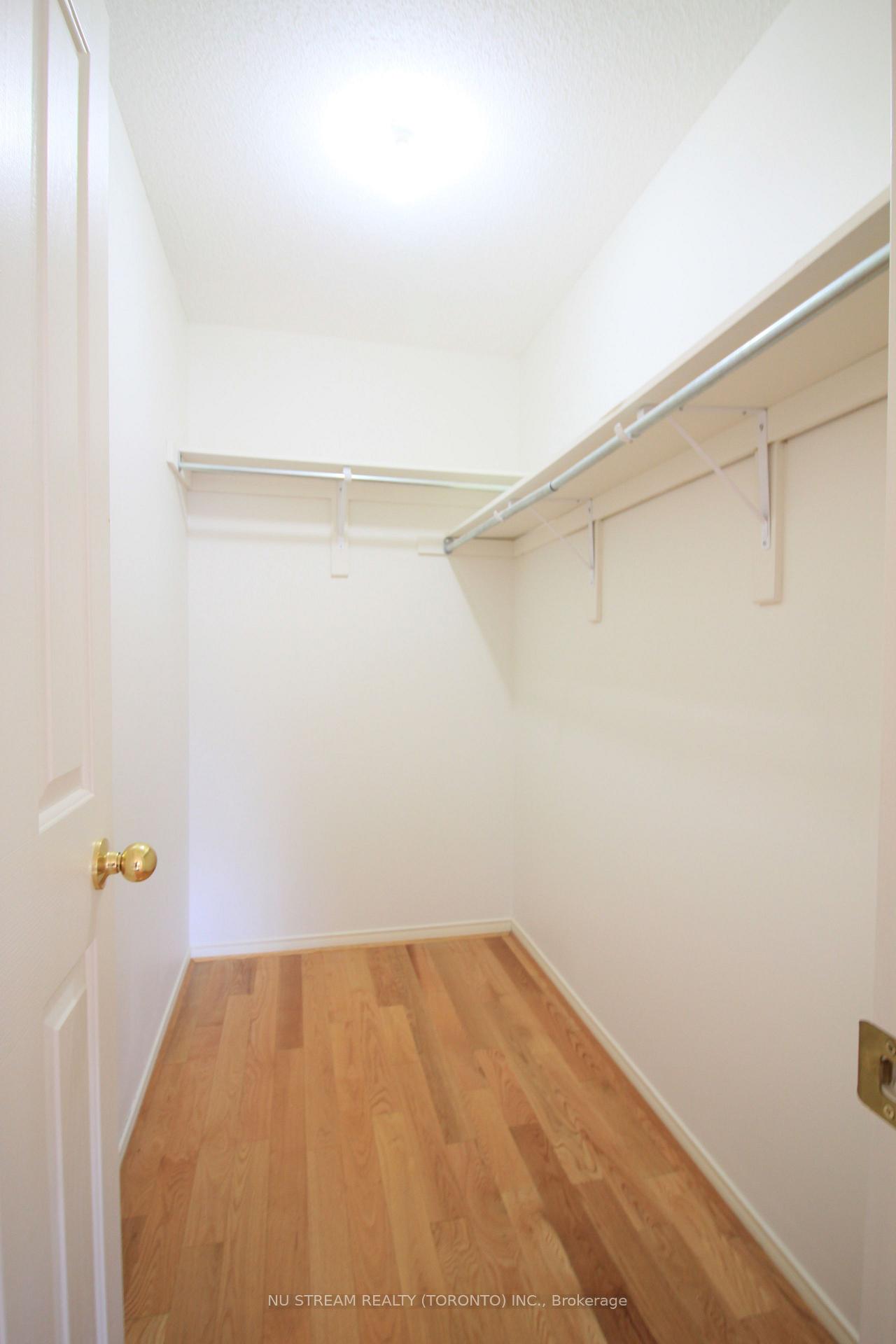Photo 6 of 249 Madison Heights Boulevard, Markham, Berczy — HOMEH