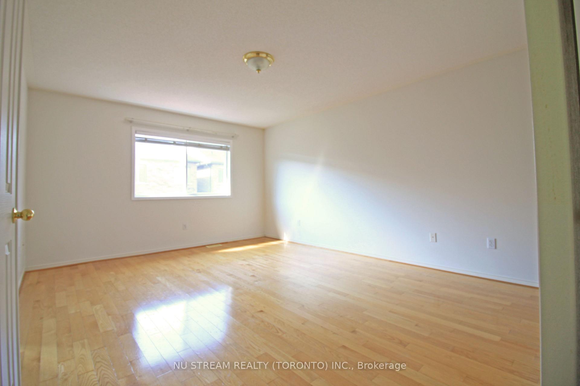 Photo 7 of 249 Madison Heights Boulevard, Markham, Berczy — HOMEH