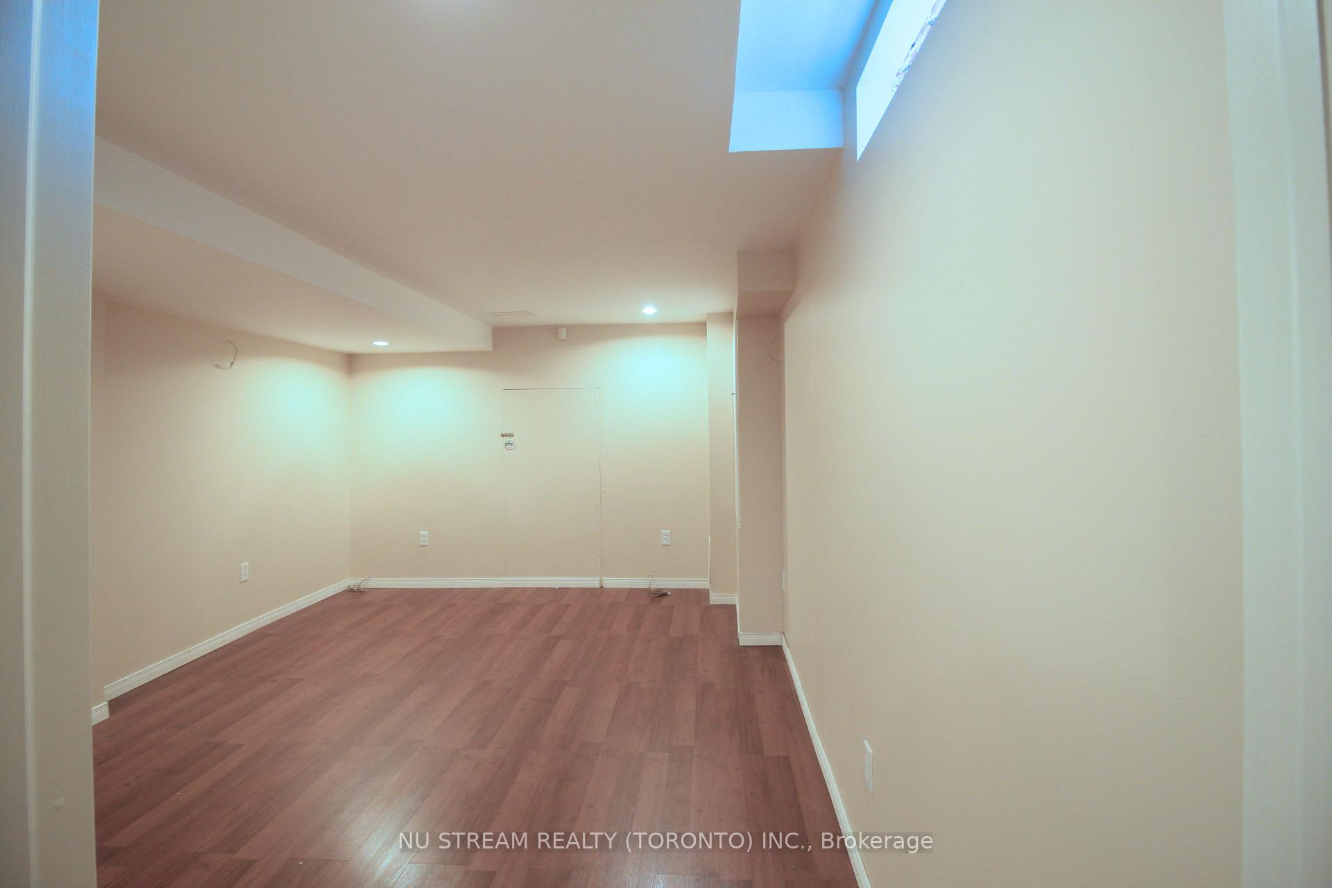 Photo 8 of 249 Madison Heights Boulevard, Markham, Berczy — HOMEH