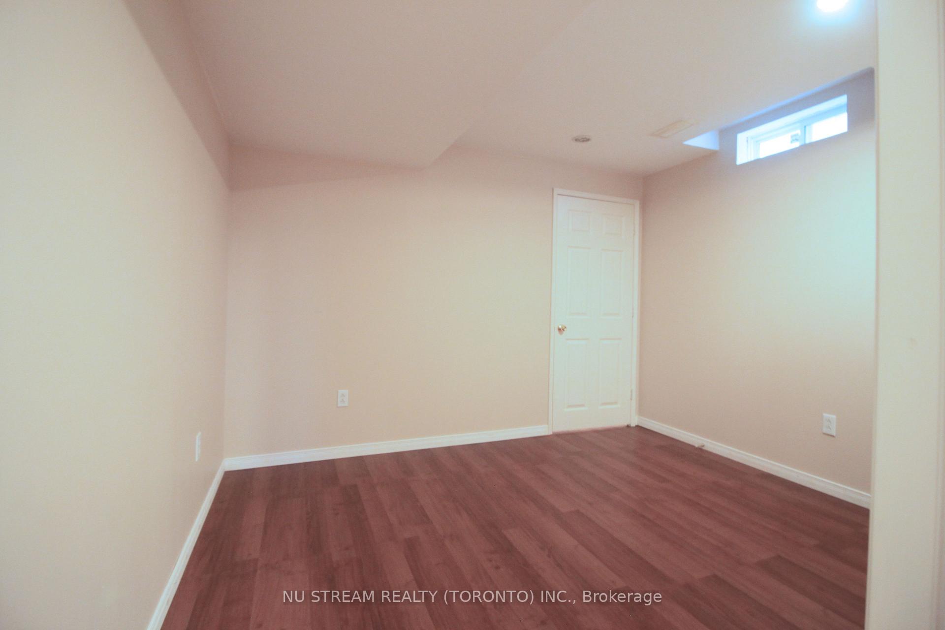 Photo 9 of 249 Madison Heights Boulevard, Markham, Berczy — HOMEH