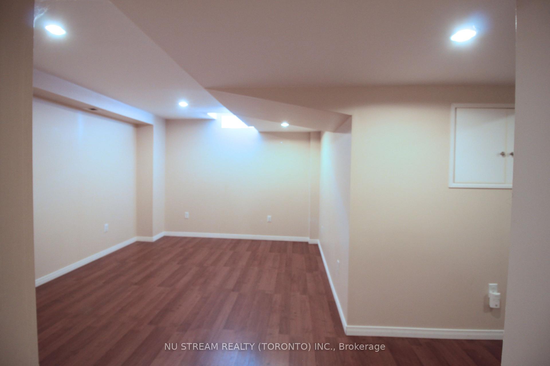 Photo 10 of 249 Madison Heights Boulevard, Markham, Berczy — HOMEH
