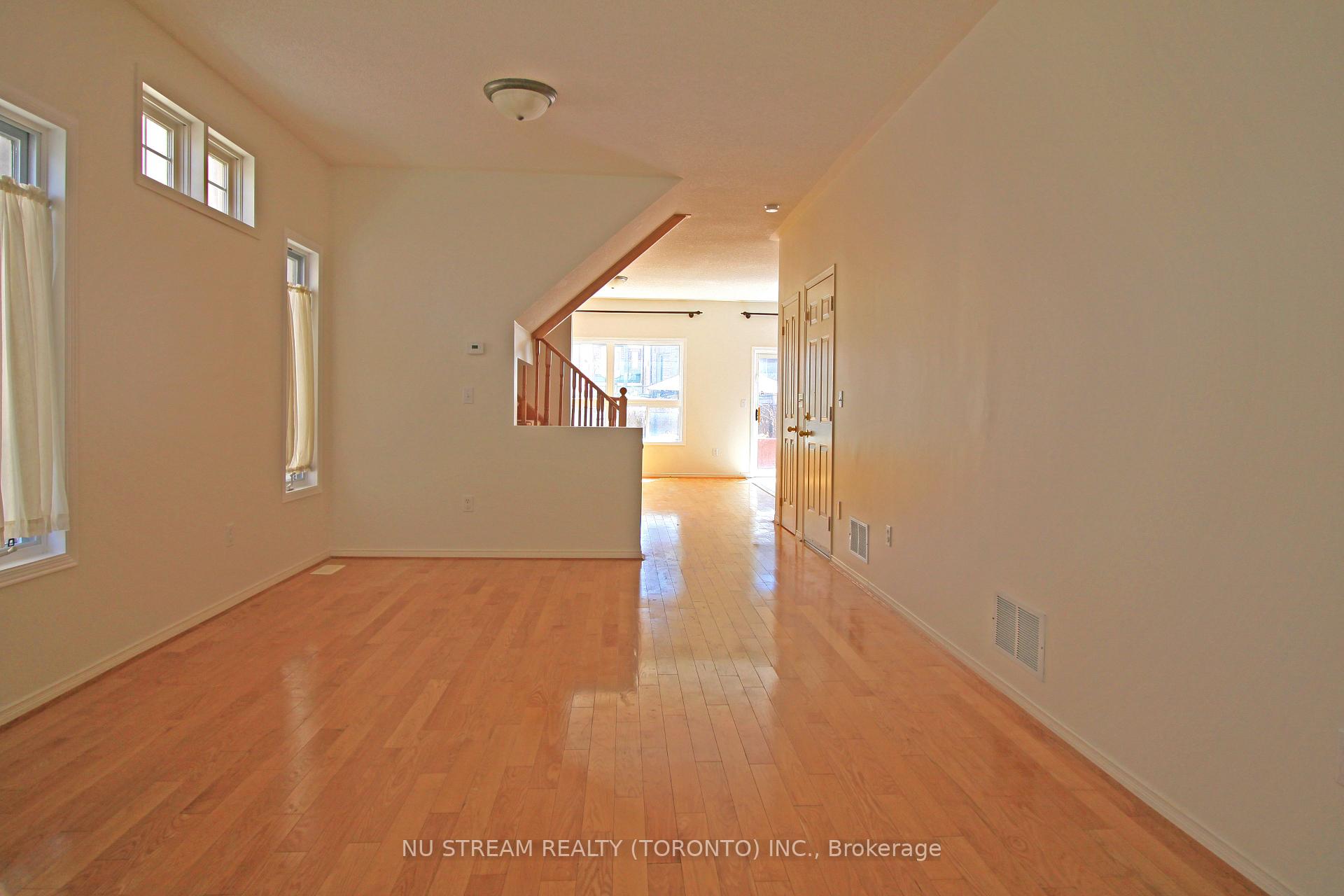 Photo 13 of 249 Madison Heights Boulevard, Markham, Berczy — HOMEH