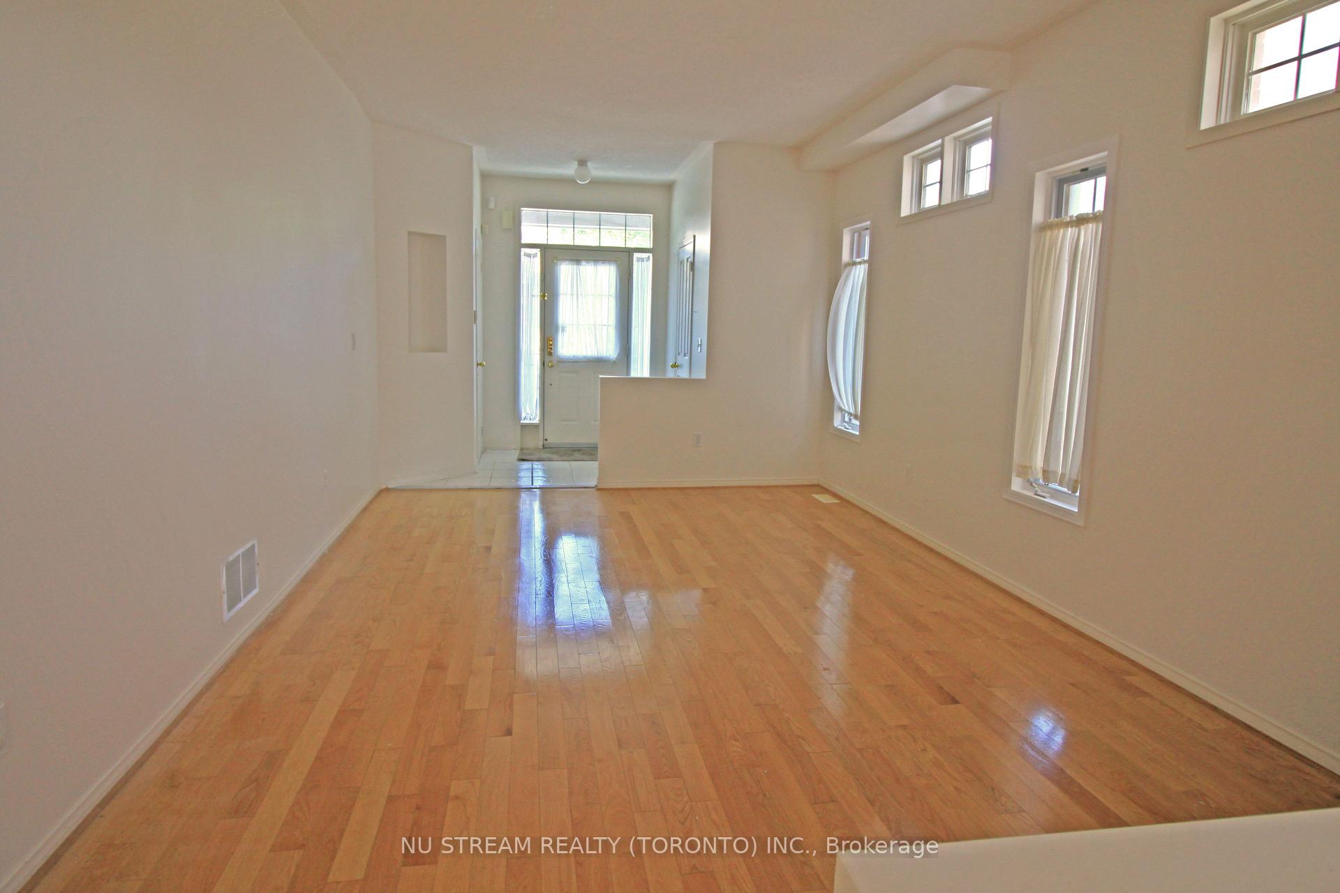 Photo 14 of 249 Madison Heights Boulevard, Markham, Berczy — HOMEH