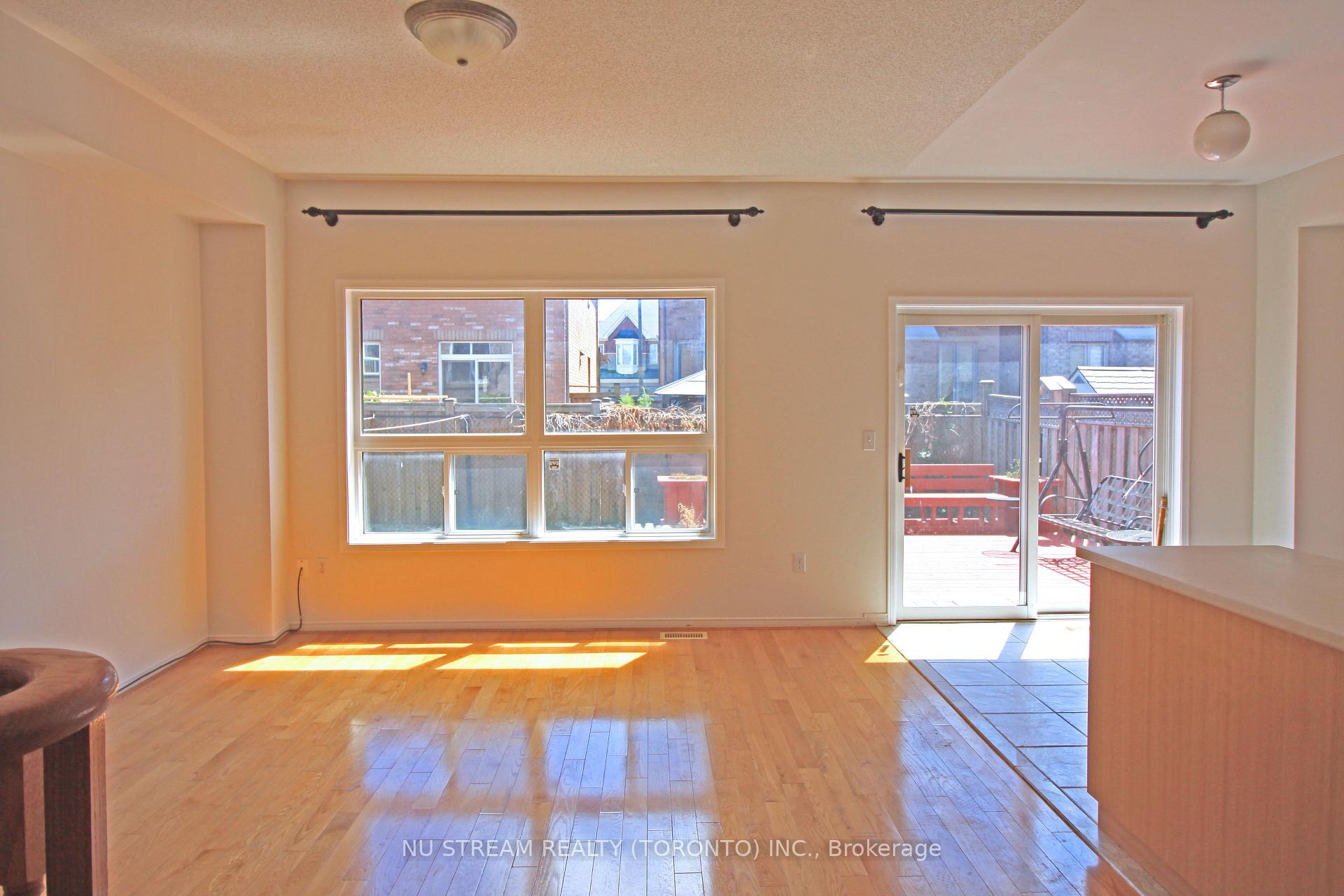 Photo 15 of 249 Madison Heights Boulevard, Markham, Berczy — HOMEH