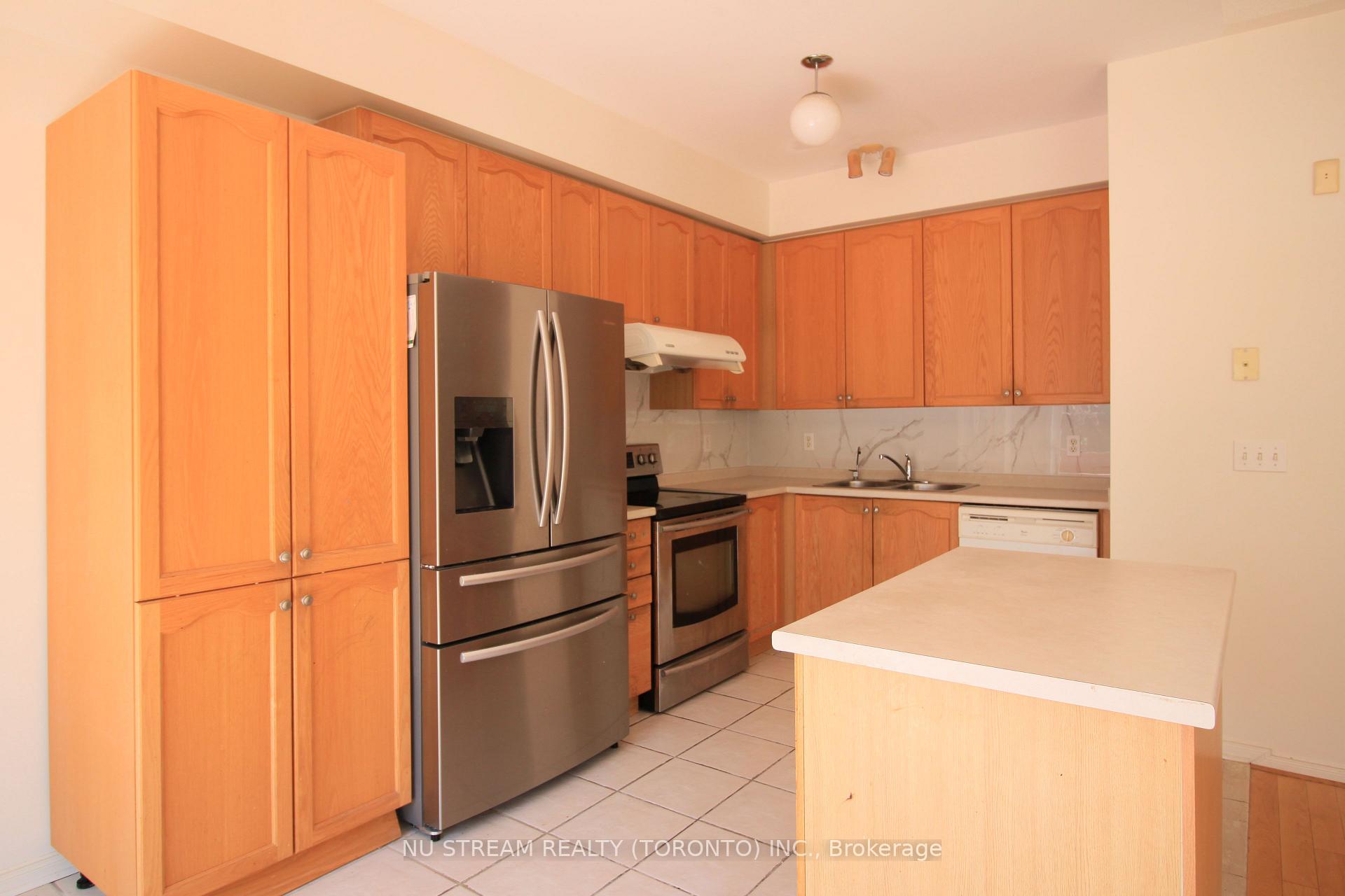 Photo 17 of 249 Madison Heights Boulevard, Markham, Berczy — HOMEH