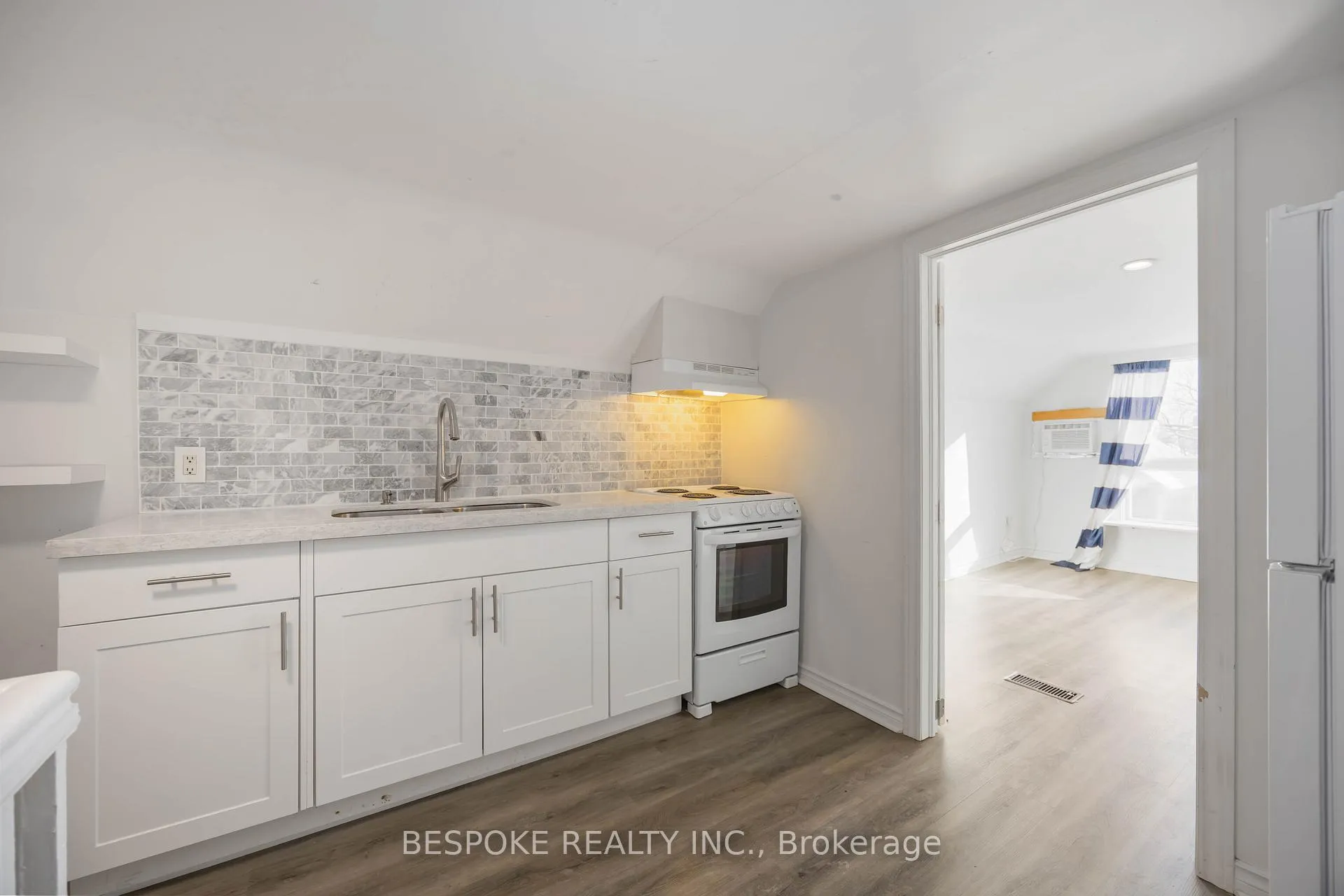 Photo 2 of Unit Unit 4, 140 Elgin Street E, Oshawa, O'Neill — HOMEH