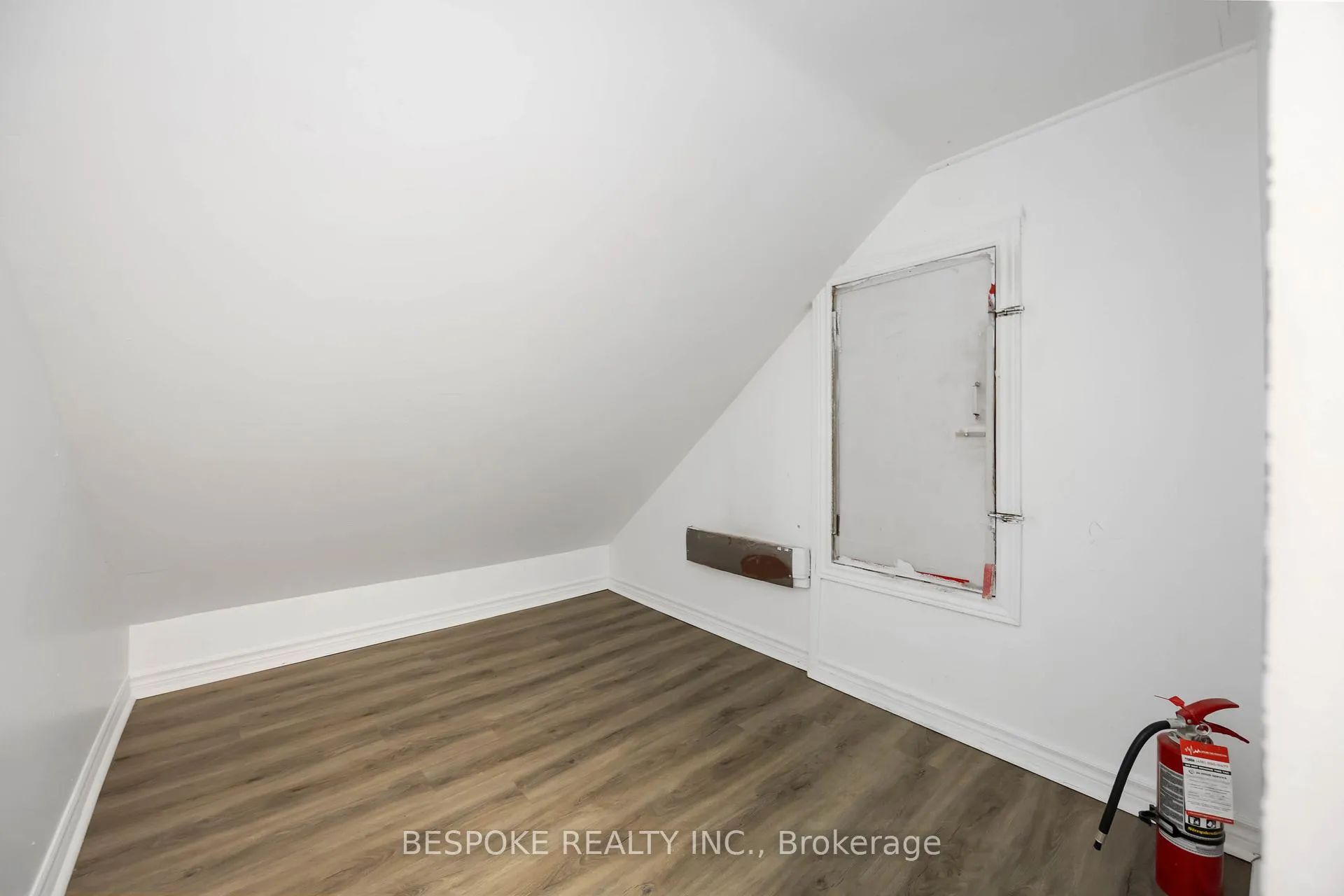 Photo 21 of Unit Unit 4, 140 Elgin Street E, Oshawa, O'Neill — HOMEH