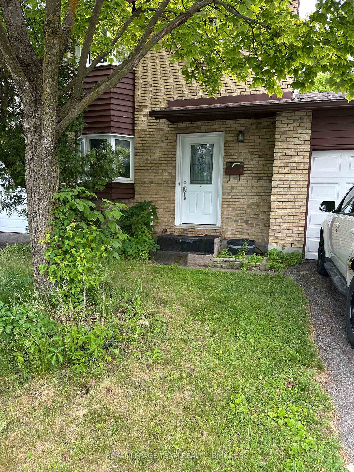 Photo 1 of 322 Des Epinettes Avenue, Ottawa, Queenswood Heights South — HOMEH