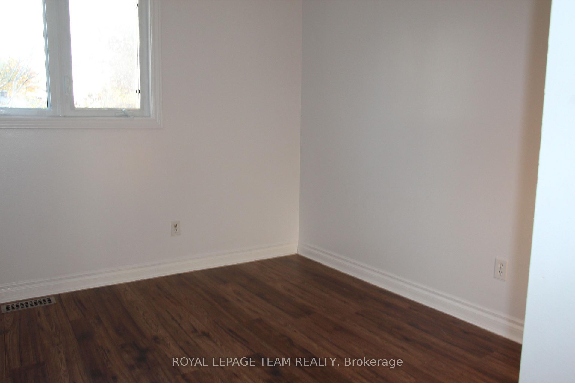 Photo 15 of 322 Des Epinettes Avenue, Ottawa, Queenswood Heights South — HOMEH