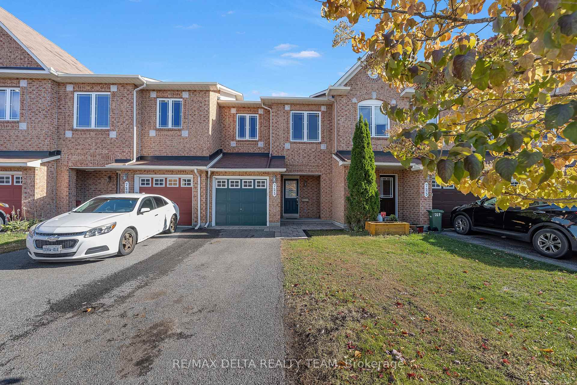 Photo 1 of 725 Whaley Ridge, Ottawa, Avalon East — HOMEH