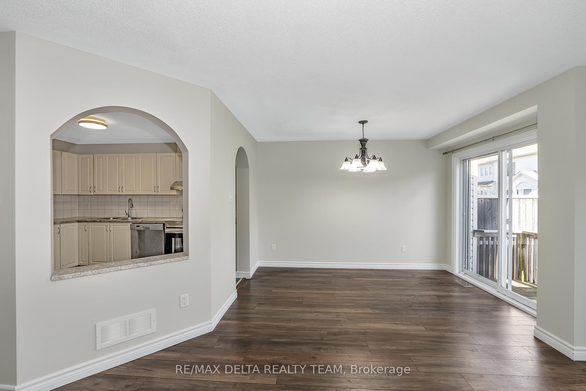 Photo 3 of 725 Whaley Ridge, Ottawa, Avalon East — HOMEH