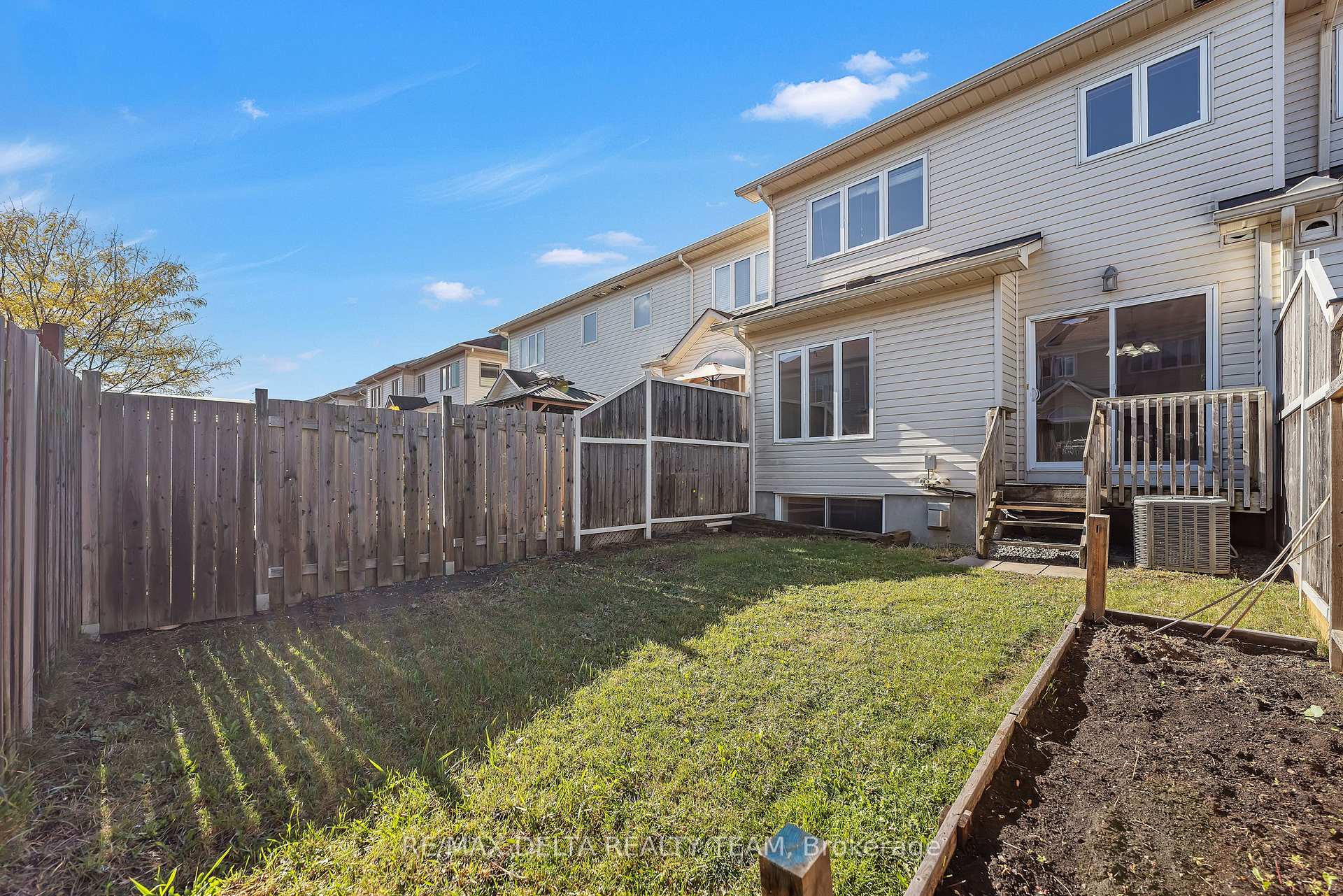 Photo 10 of 725 Whaley Ridge, Ottawa, Avalon East — HOMEH