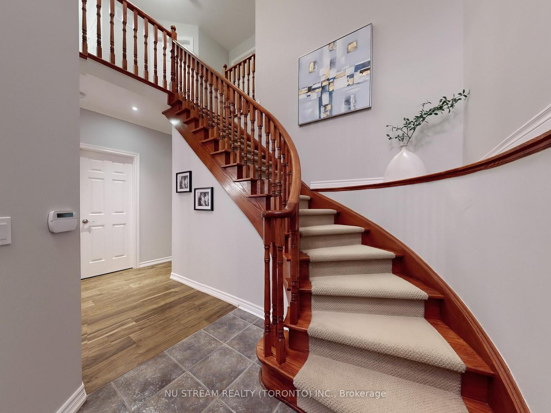 Photo 3 of 26 Woodgrove Trail, Markham, Angus Glen — HOMEH