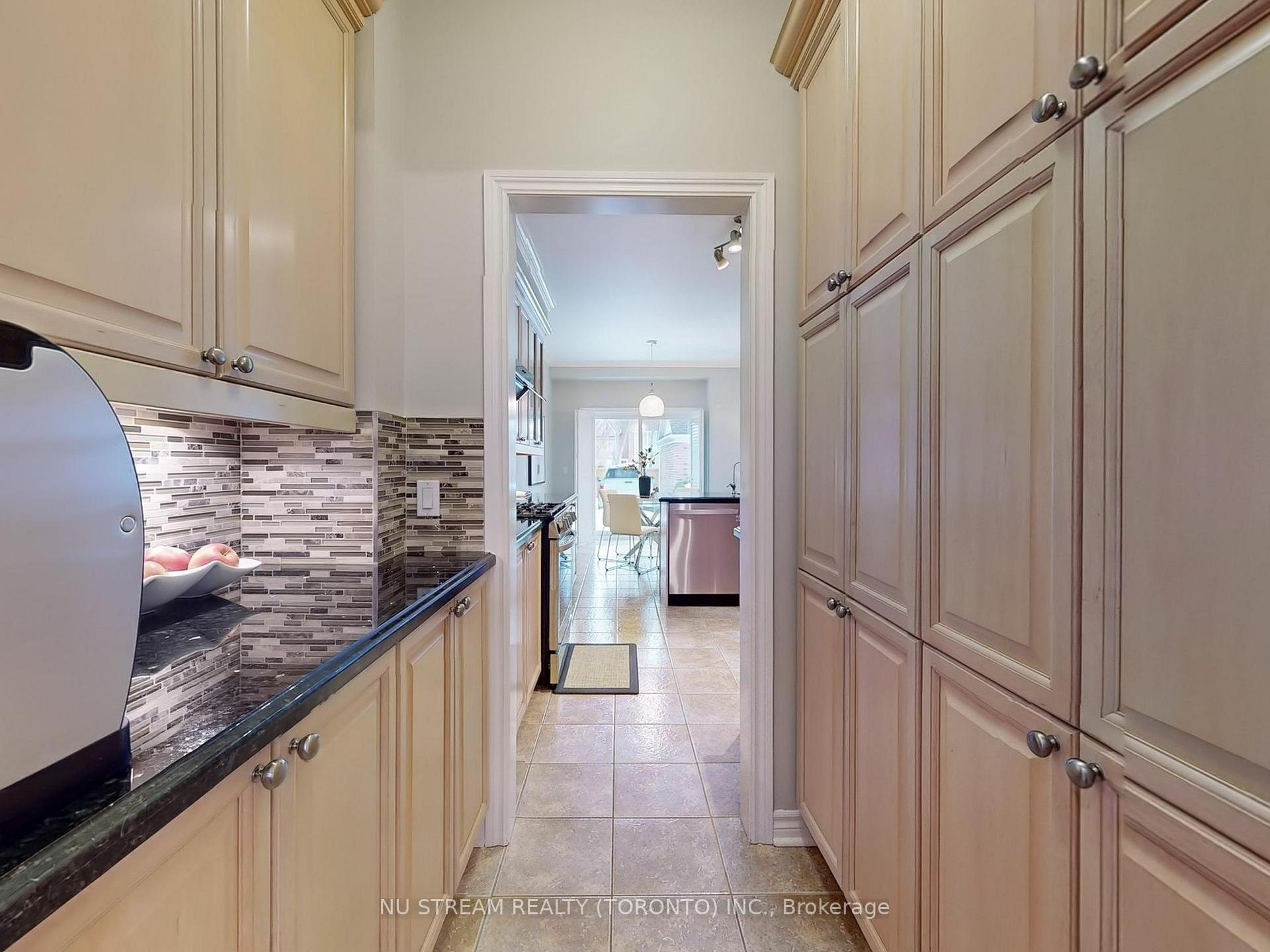 Photo 16 of 26 Woodgrove Trail, Markham, Angus Glen — HOMEH