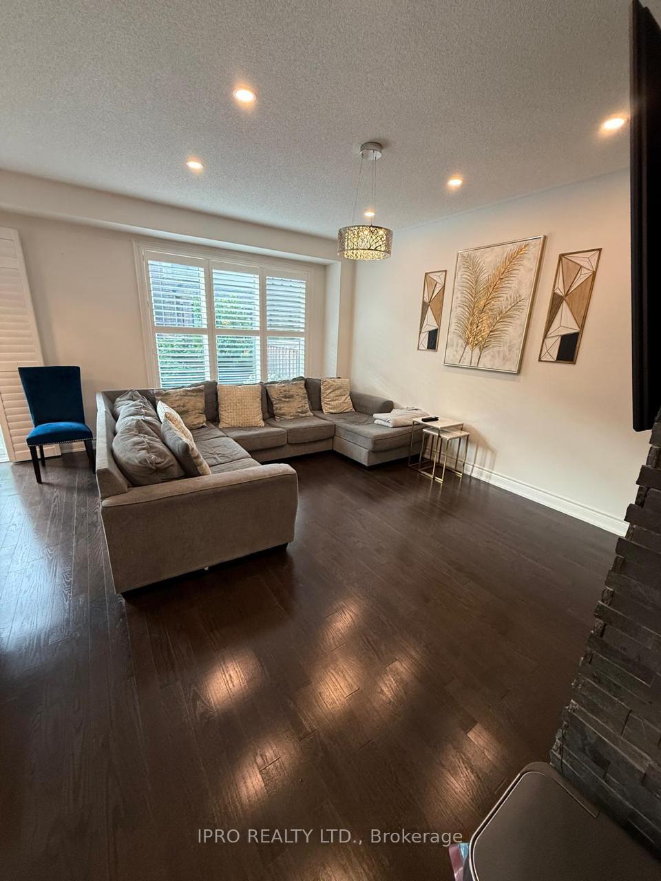 Photo 10 of 451 Ramsey Place, Milton, Ford — HOMEH