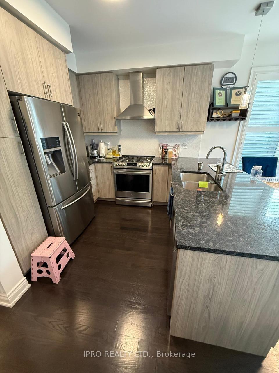 Photo 11 of 451 Ramsey Place, Milton, Ford — HOMEH