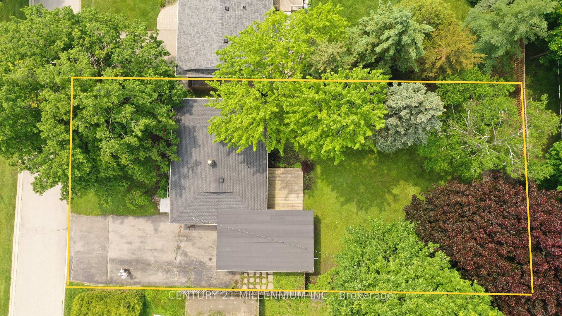 Photo 5 of 339 Broadway, Orangeville — HOMEH