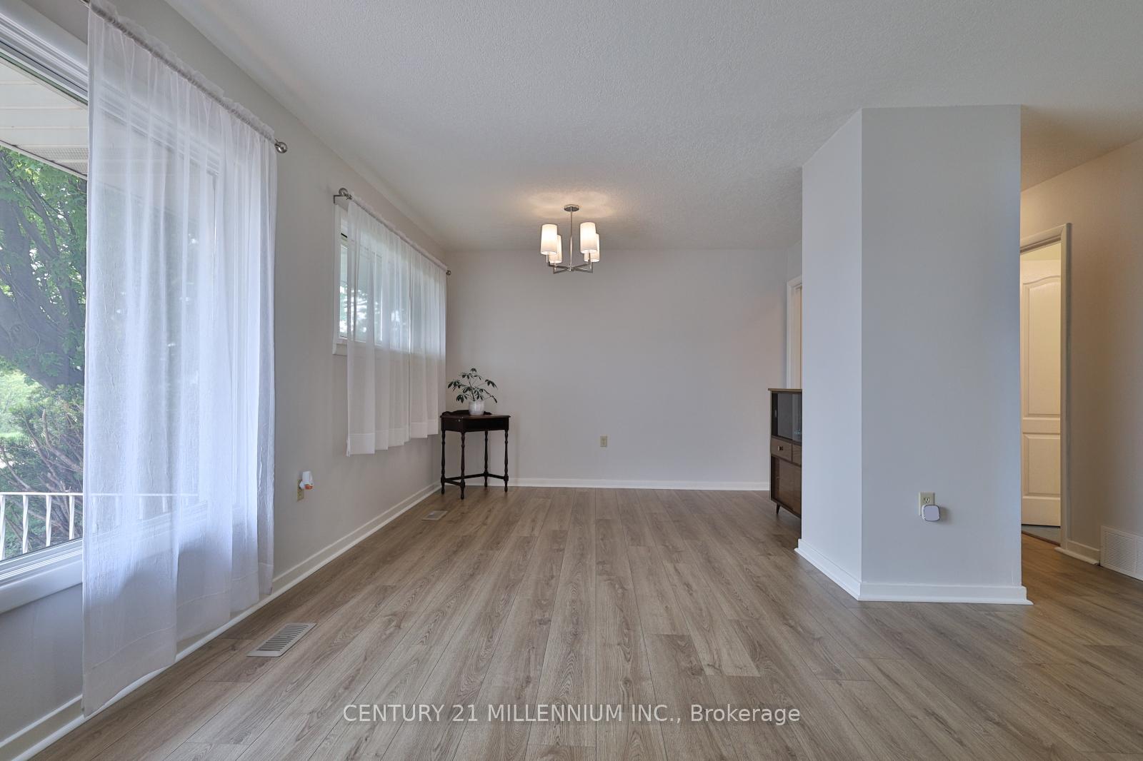 Photo 17 of 339 Broadway, Orangeville — HOMEH