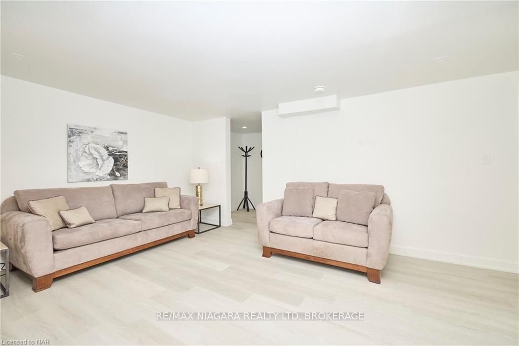 Photo 4 of Unit Main, 16 Highway 20 W, Pelham, Fonthill — HOMEH