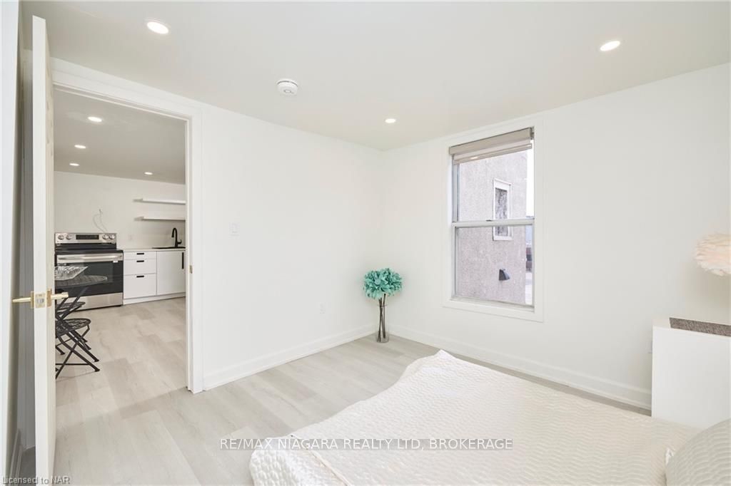 Photo 16 of Unit Main, 16 Highway 20 W, Pelham, Fonthill — HOMEH