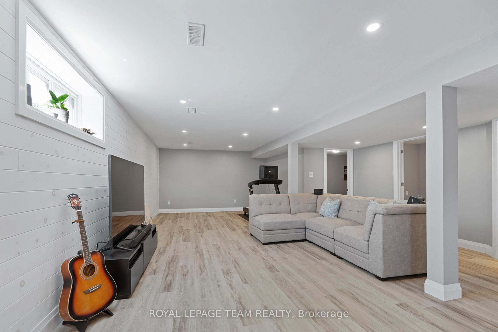 Photo 26 of 4 Brittany Street, North Stormont, North Stormont (Finch) Twp — HOMEH