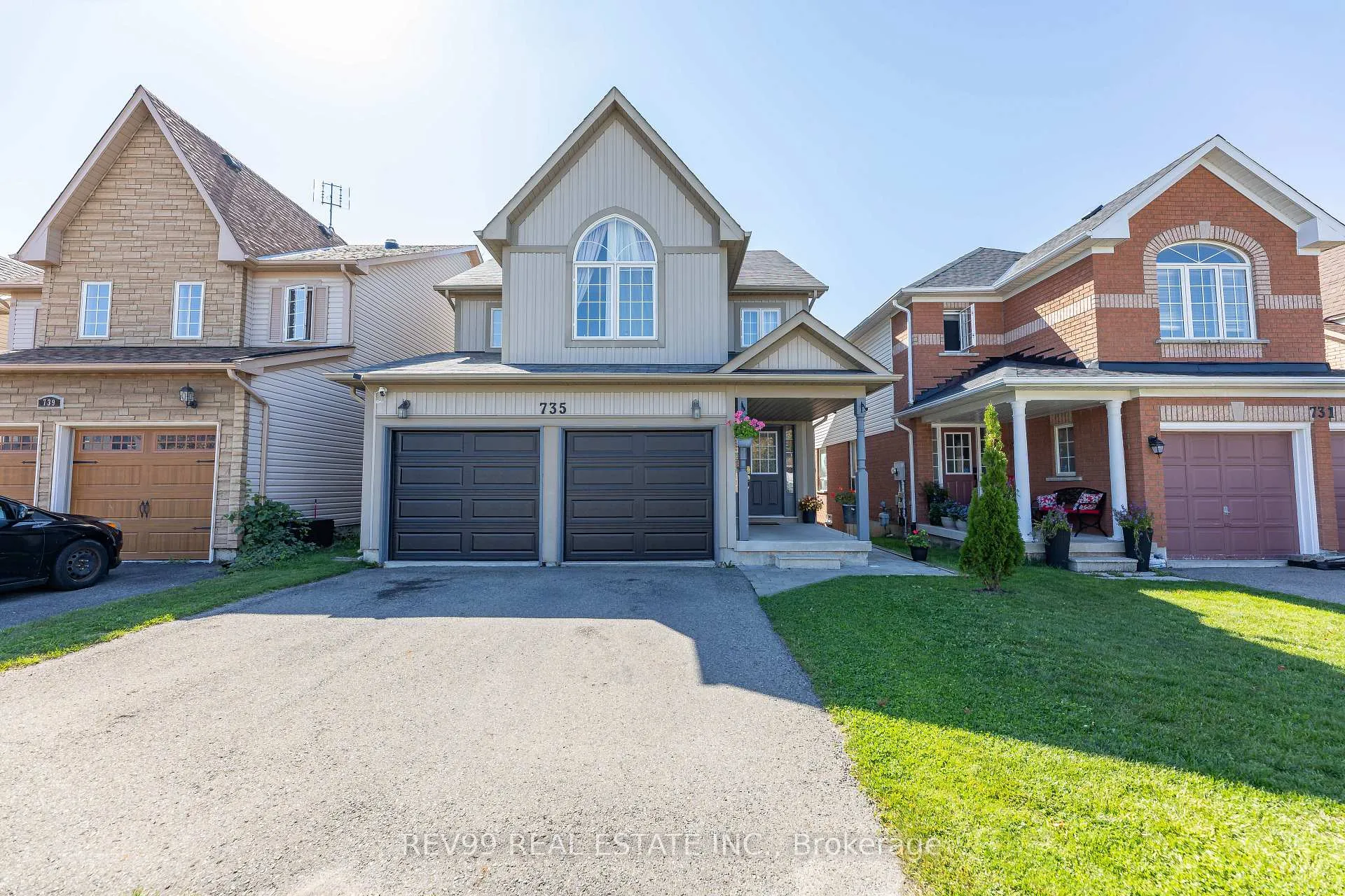 Front of 735 Brasswinds Trail