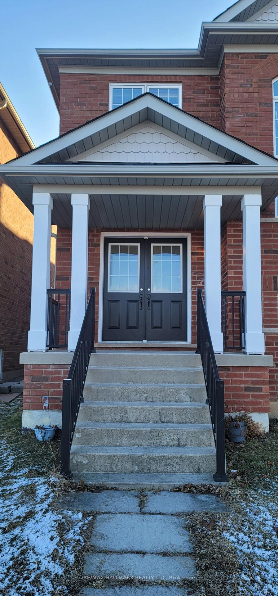 Photo 3 of 15 Oakmoor Lane, Markham, Cornell — HOMEH