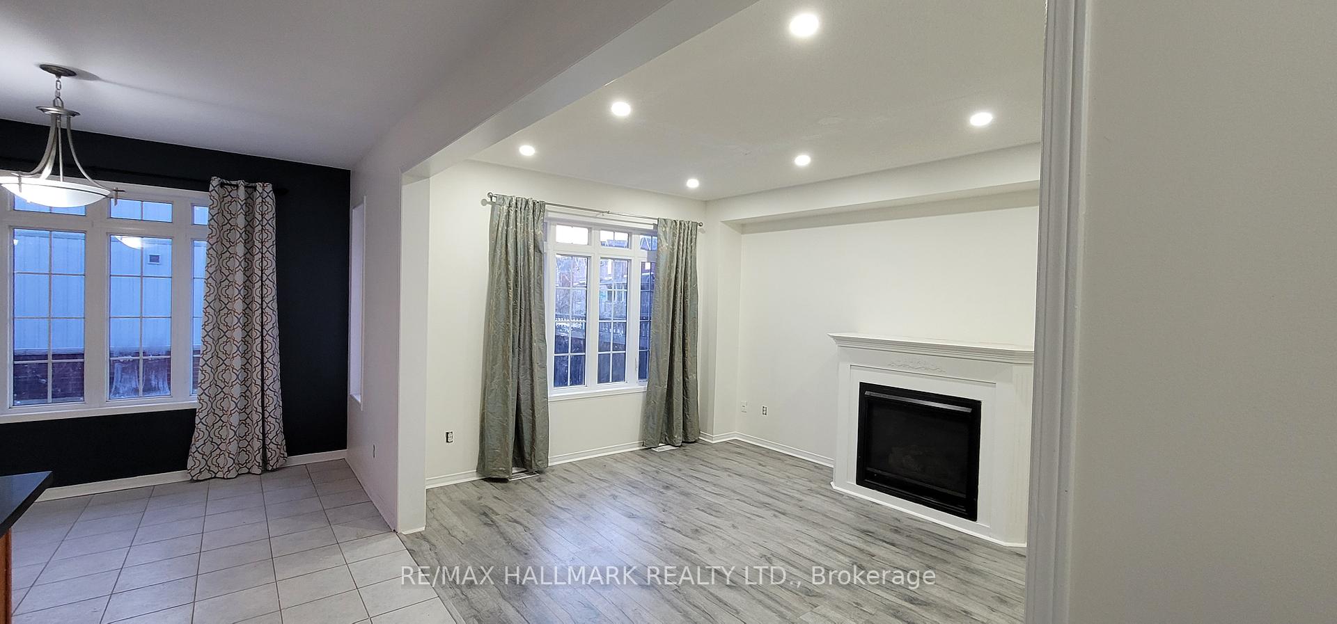 Photo 6 of 15 Oakmoor Lane, Markham, Cornell — HOMEH