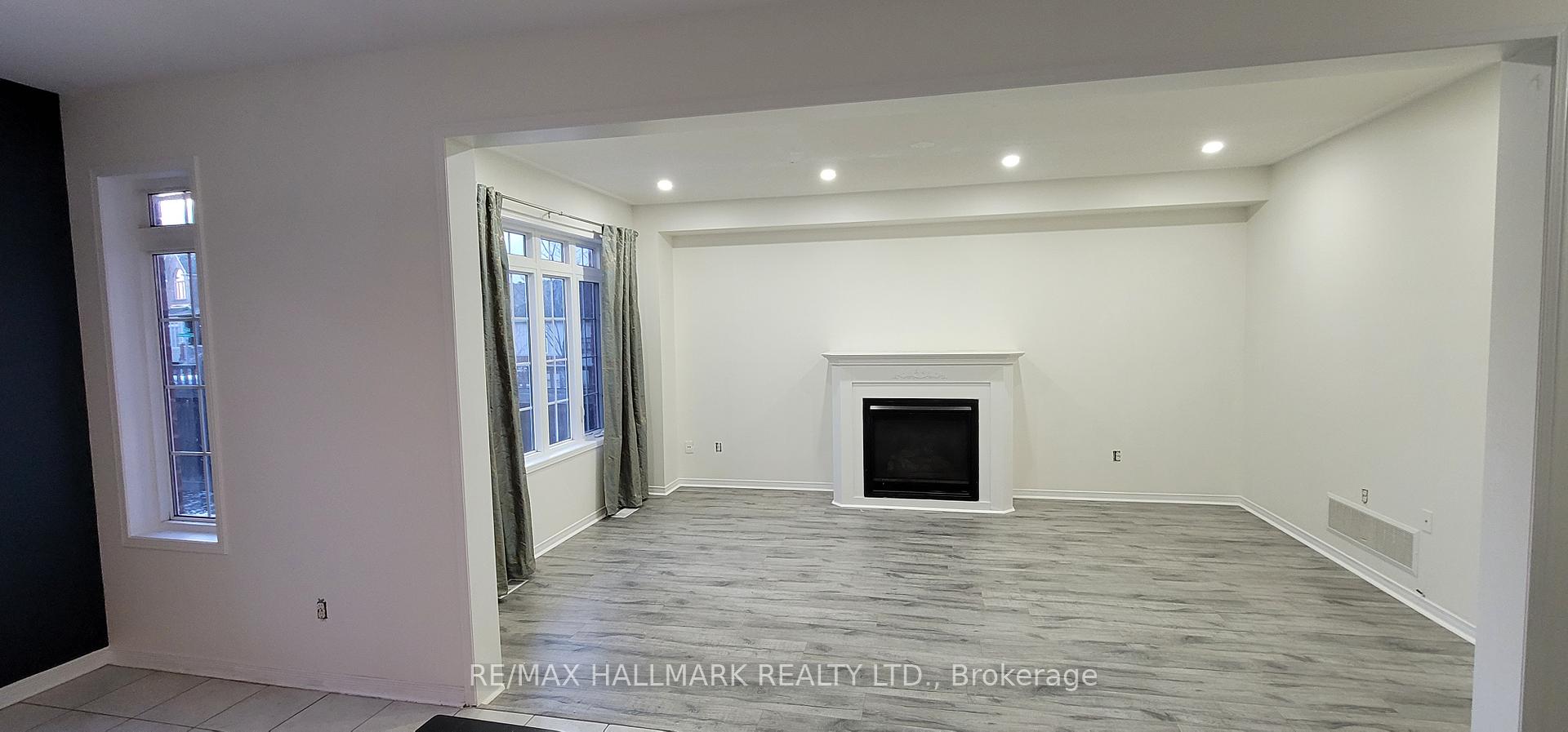 Photo 7 of 15 Oakmoor Lane, Markham, Cornell — HOMEH