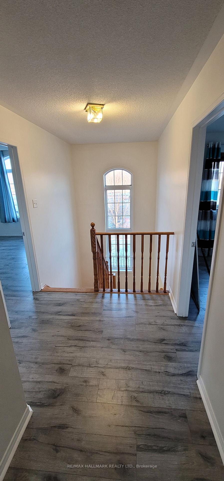 Photo 9 of 15 Oakmoor Lane, Markham, Cornell — HOMEH