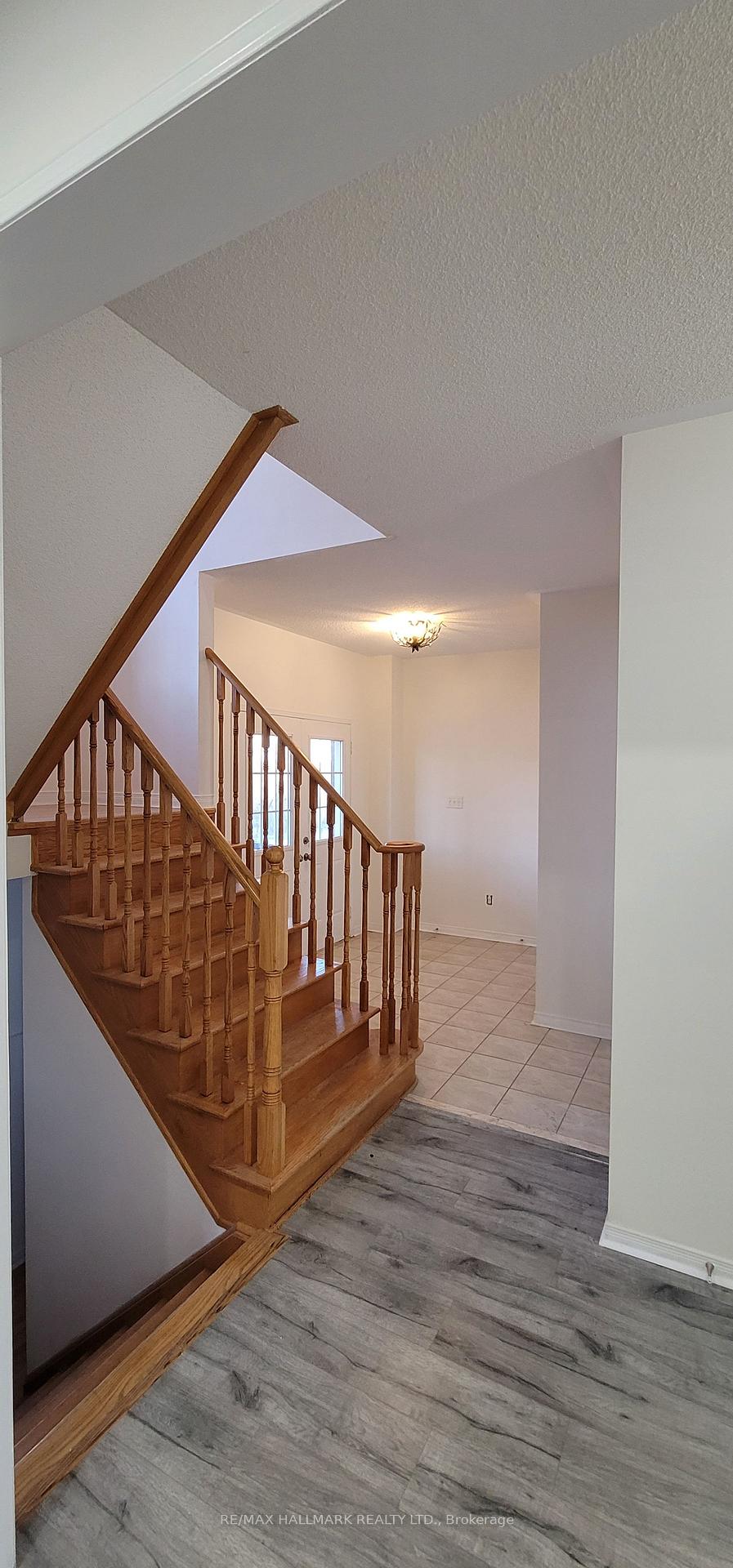 Photo 18 of 15 Oakmoor Lane, Markham, Cornell — HOMEH