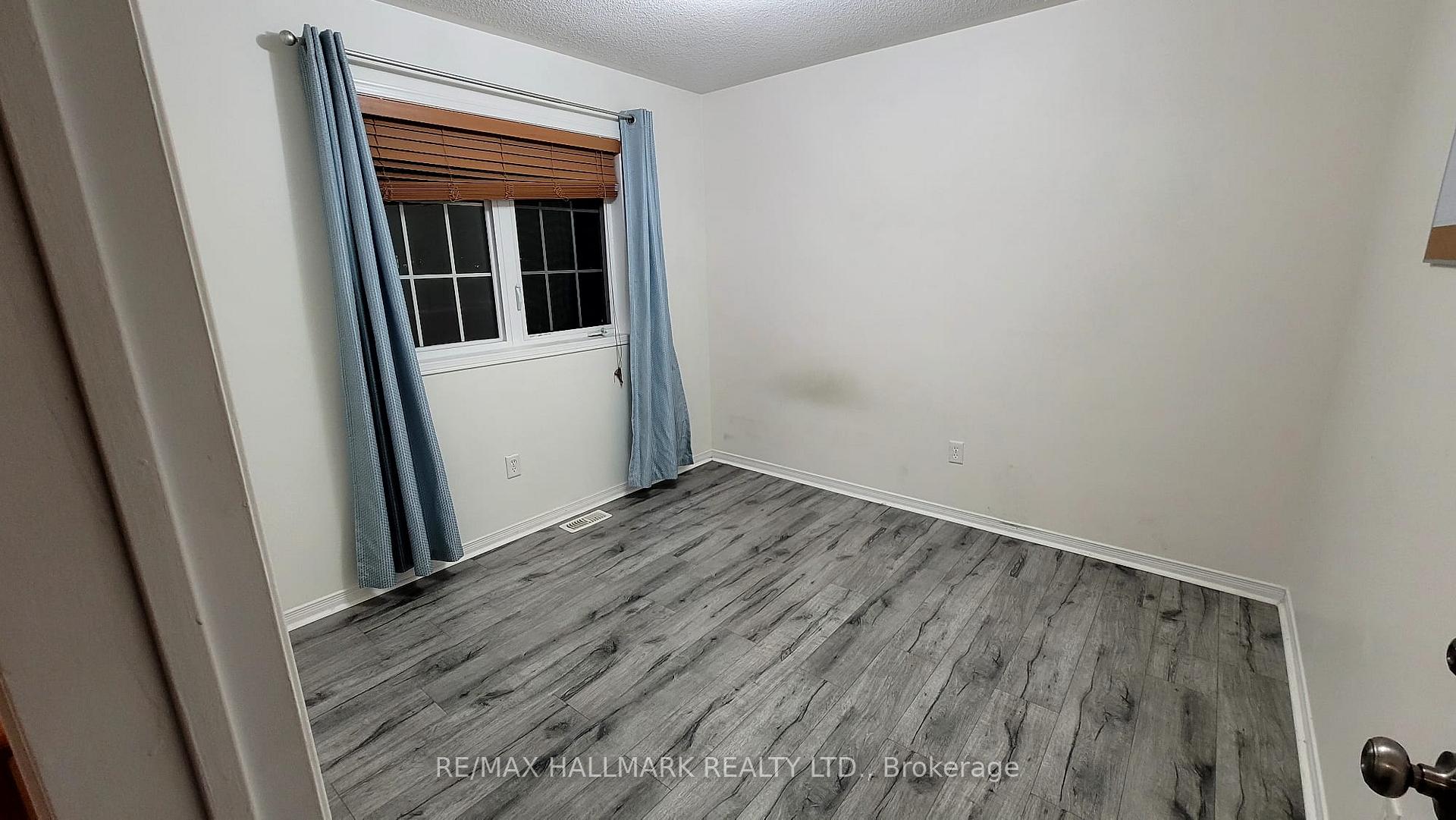 Photo 23 of 15 Oakmoor Lane, Markham, Cornell — HOMEH