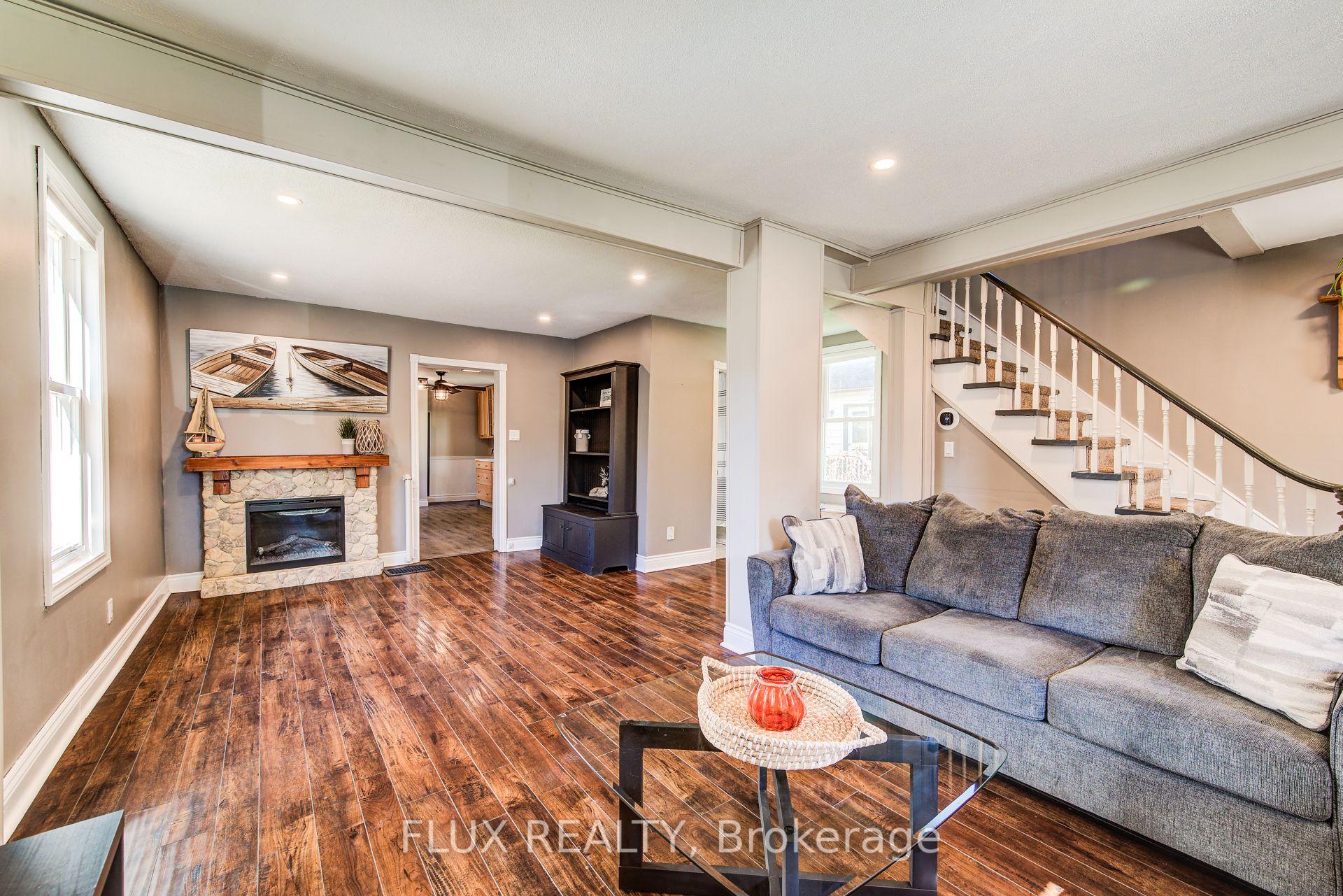 Photo 12 of 379 Livingstone Avenue N, North Perth, Listowel — HOMEH