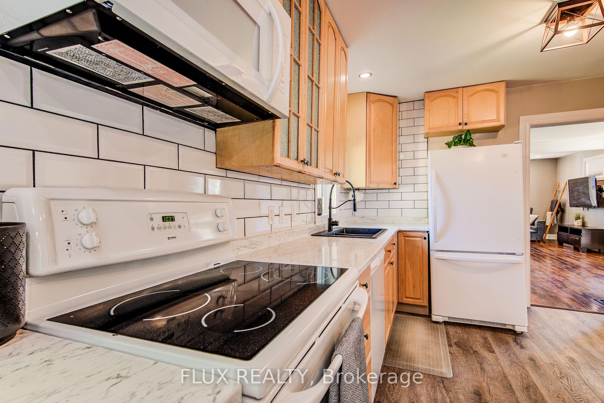 Photo 19 of 379 Livingstone Avenue N, North Perth, Listowel — HOMEH