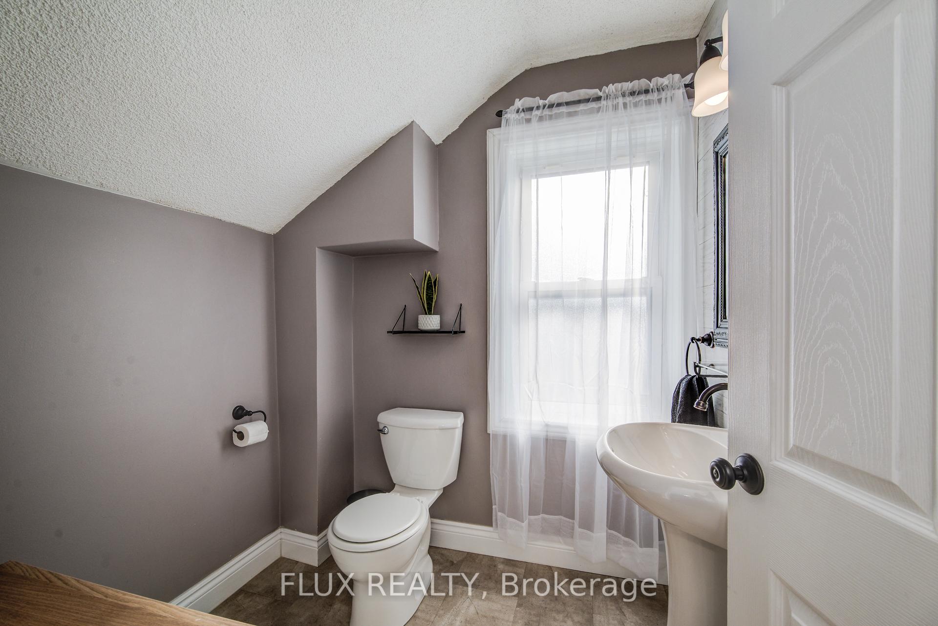 Photo 25 of 379 Livingstone Avenue N, North Perth, Listowel — HOMEH
