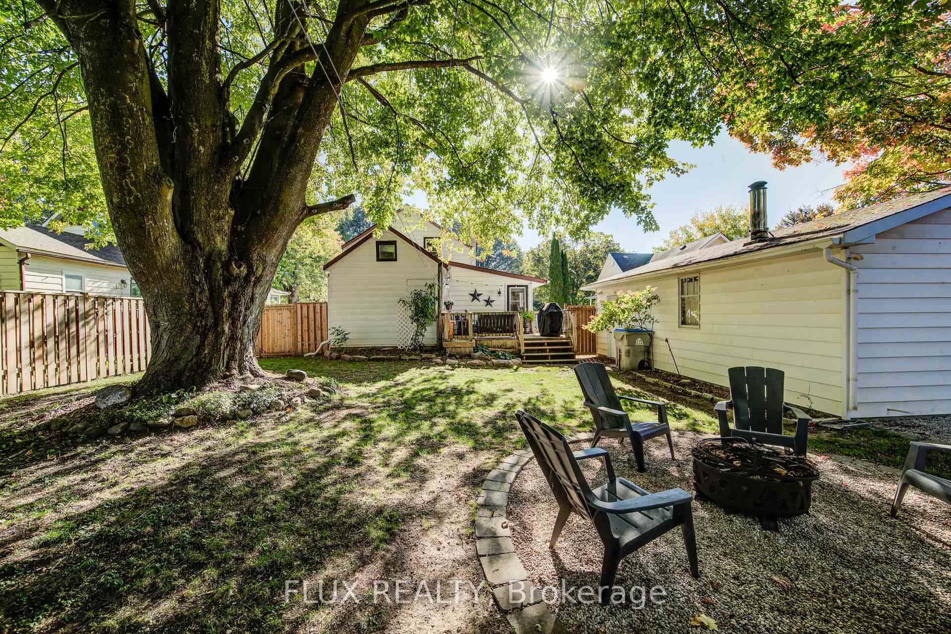 Photo 34 of 379 Livingstone Avenue N, North Perth, Listowel — HOMEH