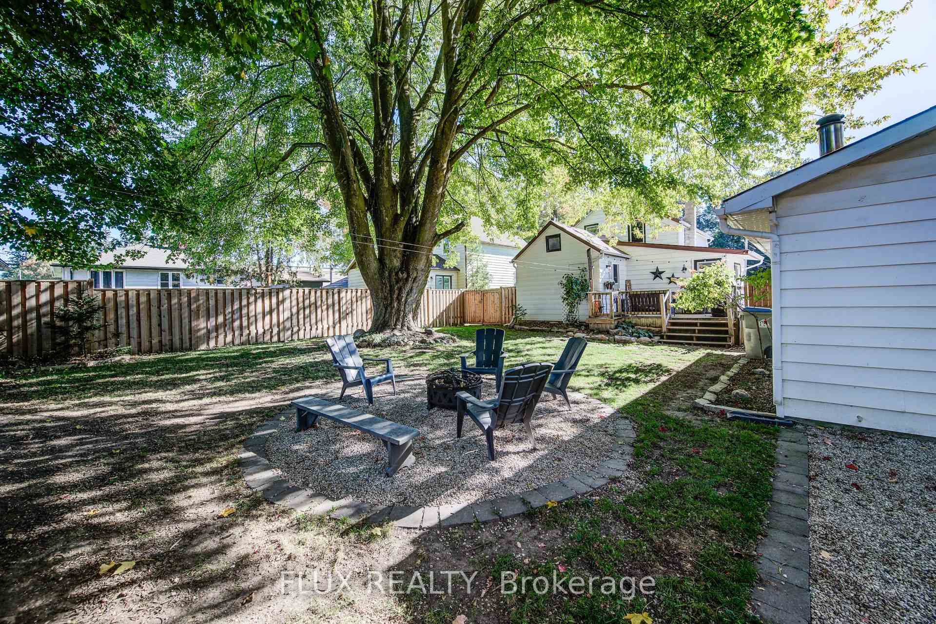 Photo 36 of 379 Livingstone Avenue N, North Perth, Listowel — HOMEH