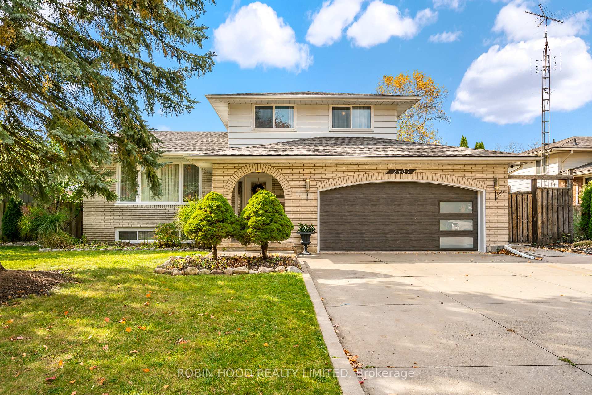 Front of 2485 Woodfield Avenue