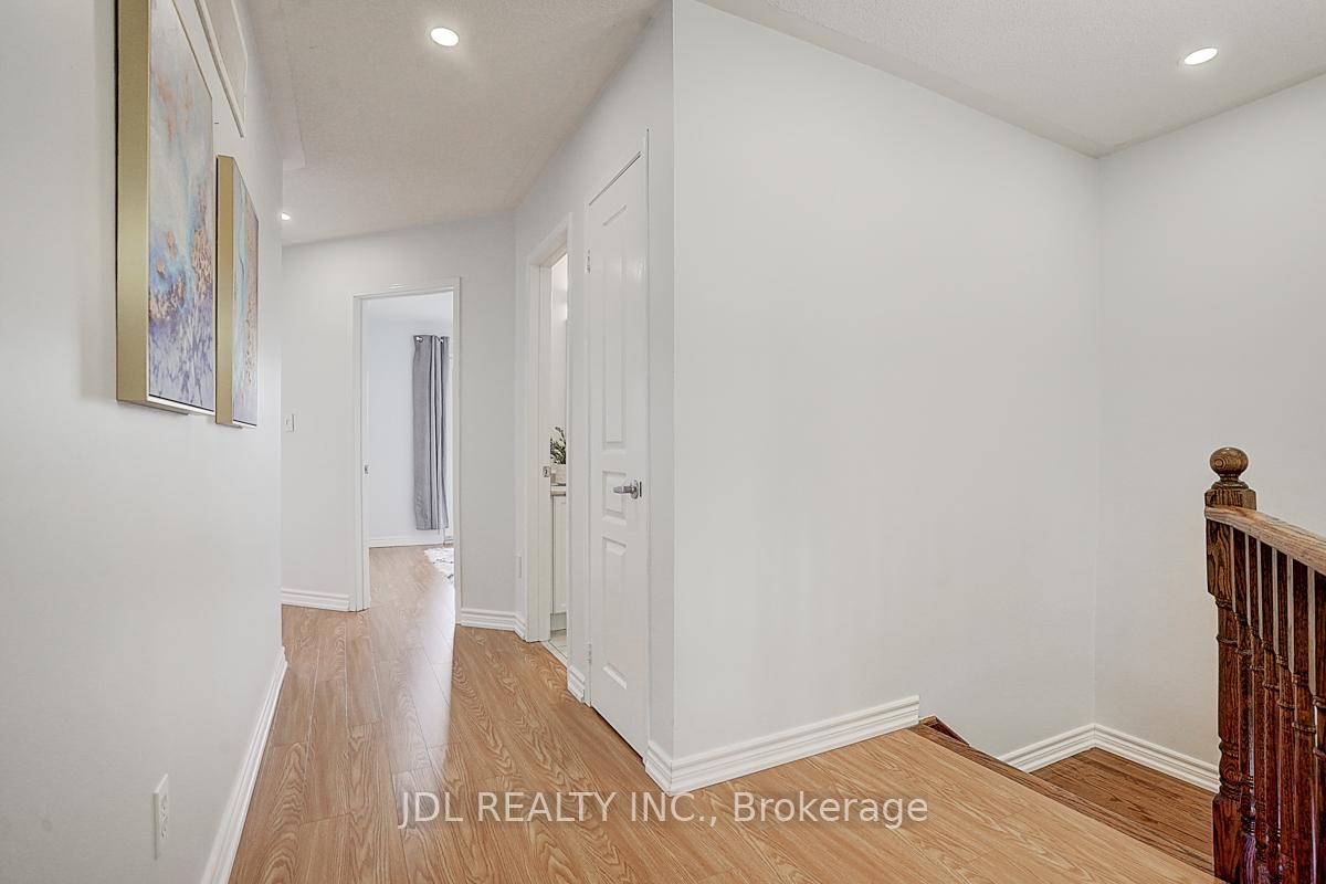 Photo 11 of 125 Goldenwood Crescent, Markham, Greensborough — HOMEH