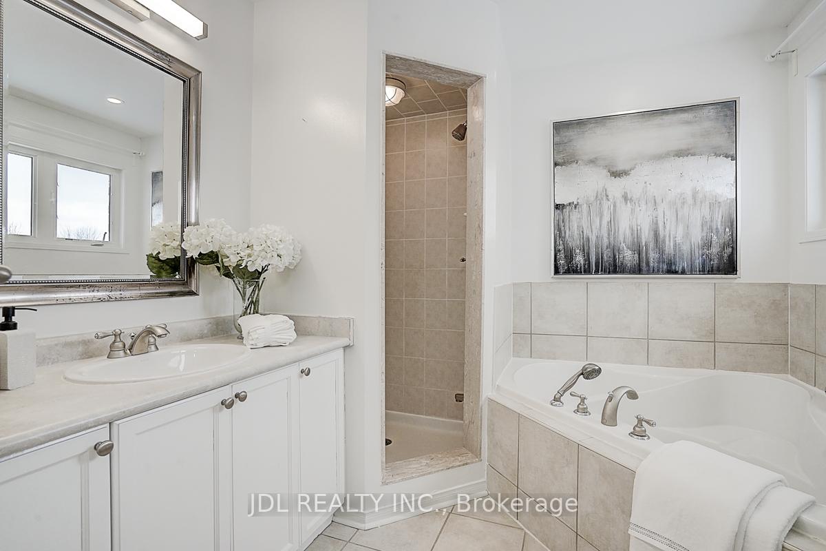 Photo 16 of 125 Goldenwood Crescent, Markham, Greensborough — HOMEH